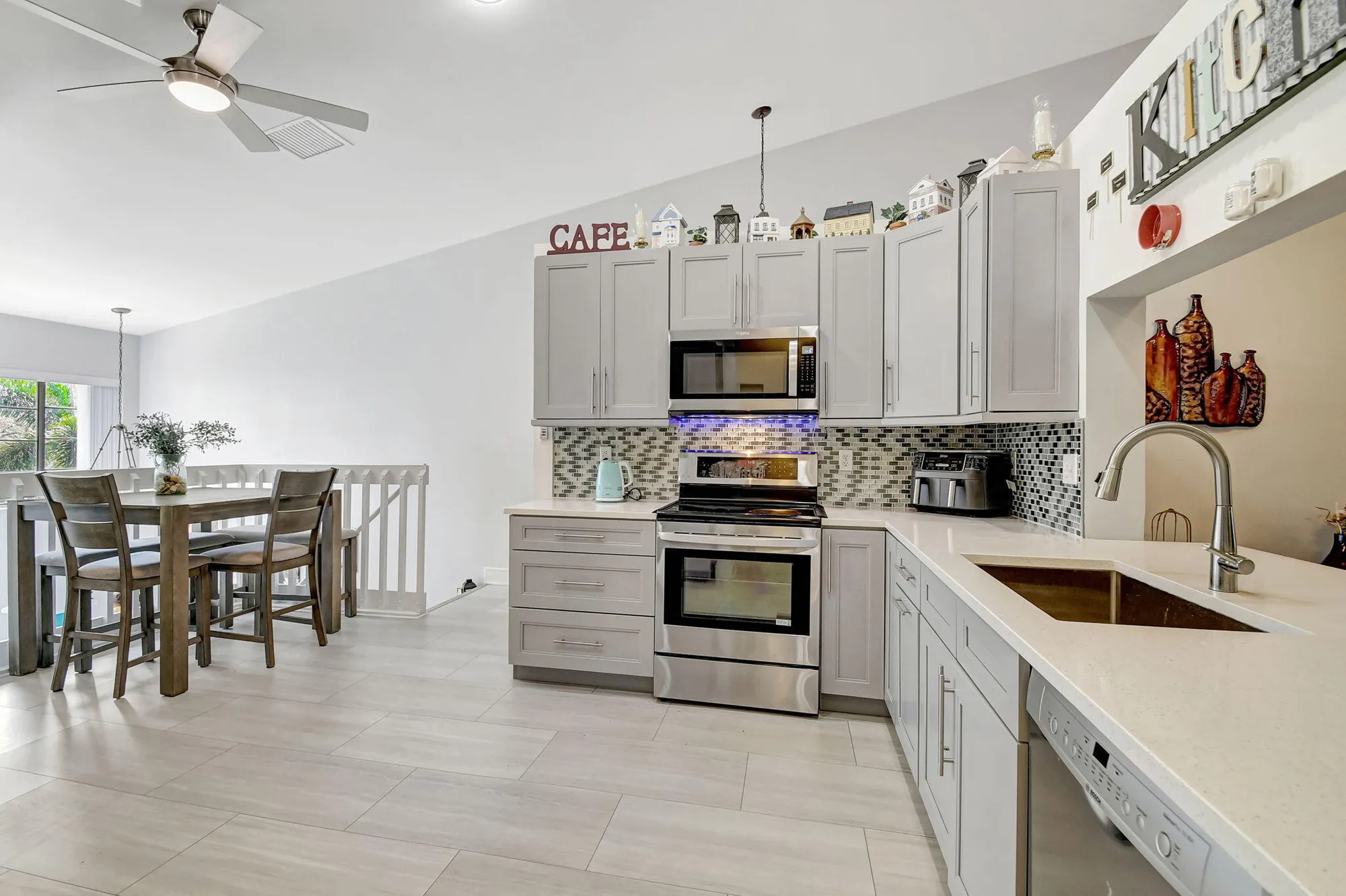 Property Slideshow image 11 of 70 | 9735 pavarotti ter 204 ter 204, Boynton Beach, FL, 33437