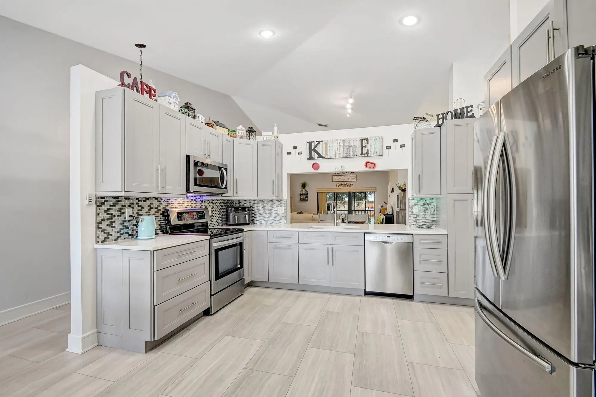 Property Slideshow image 10 of 70 | 9735 pavarotti ter 204 ter 204, Boynton Beach, FL, 33437