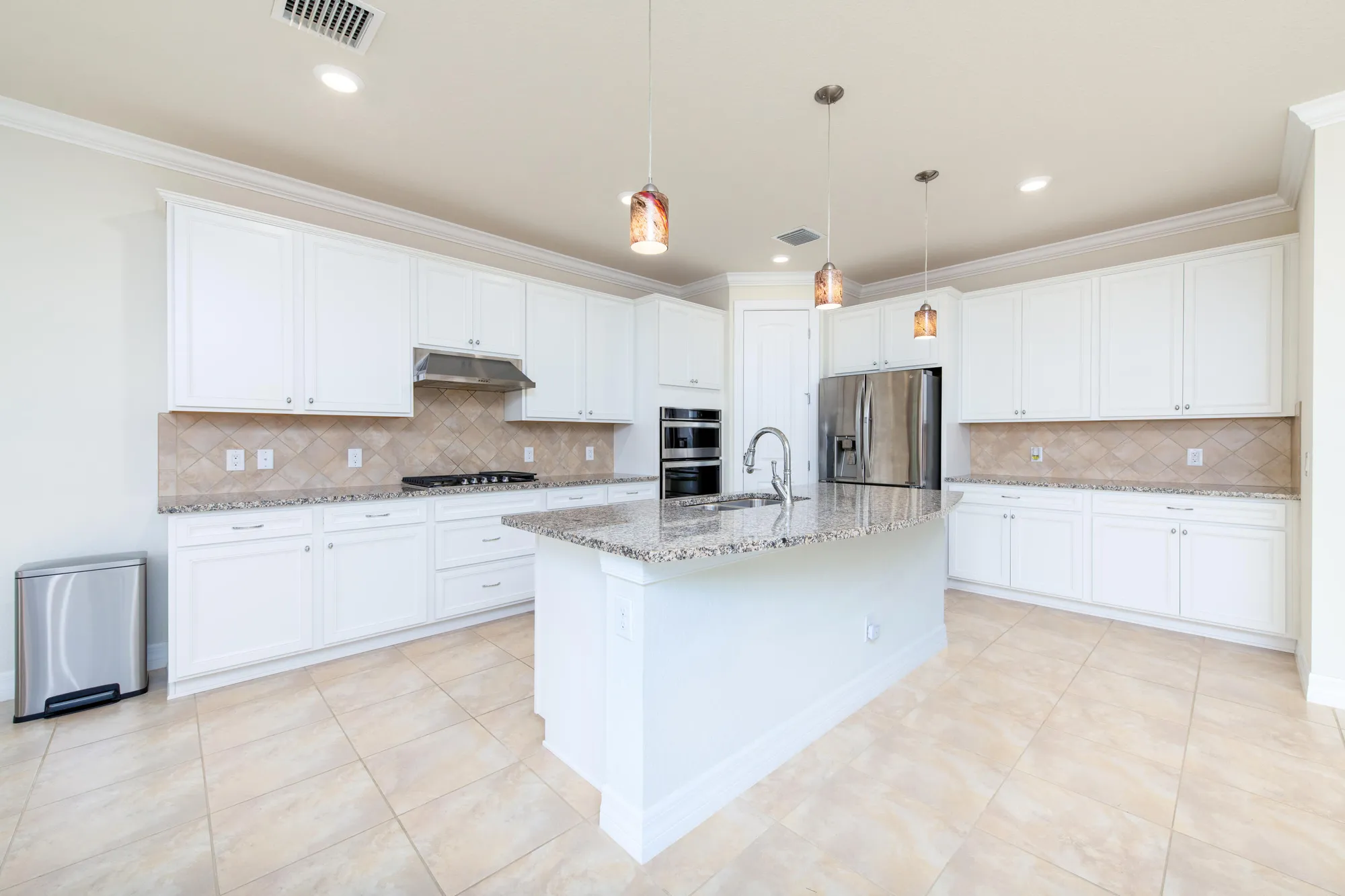 Property Slideshow image 11 of 54 | 739 se villandry way, Port Saint Lucie, FL, 34984