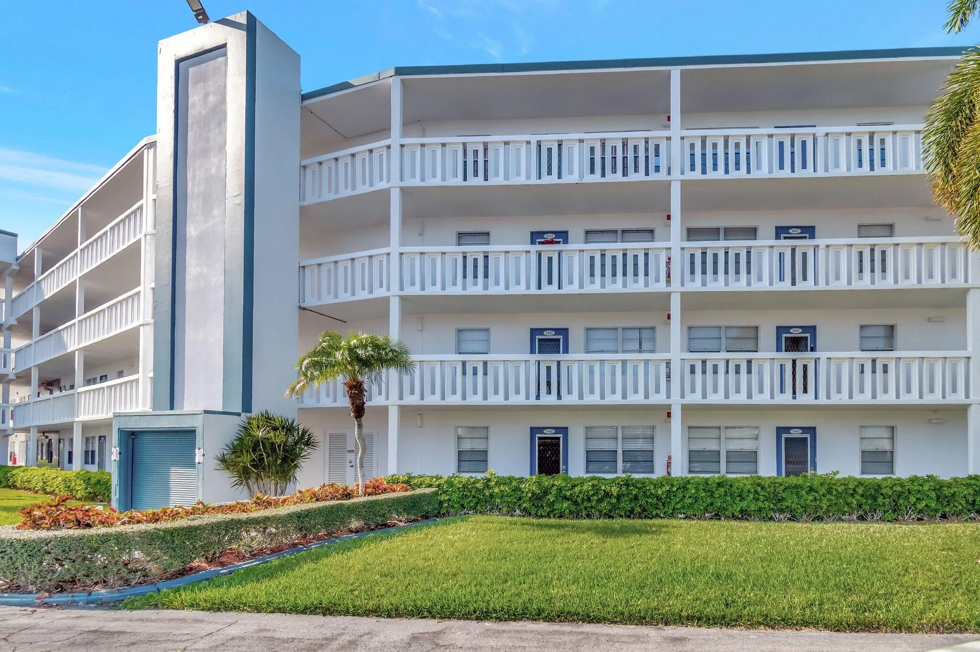 Property Slideshow image 35 of 76 | 4042 exeter c, Boca Raton, FL, 33434