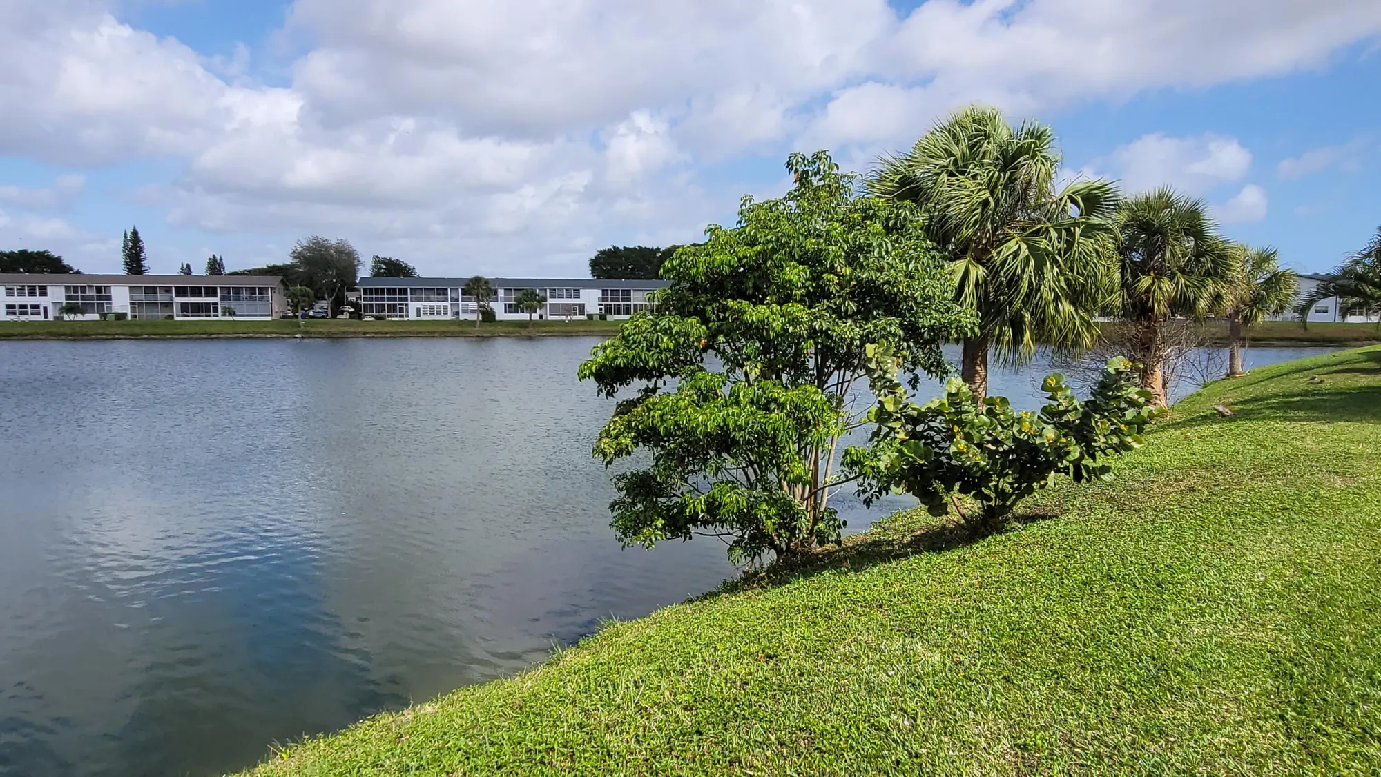 Property Slideshow image 43 of 60 | 114 chatham e unit e, West Palm Beach, FL, 33417