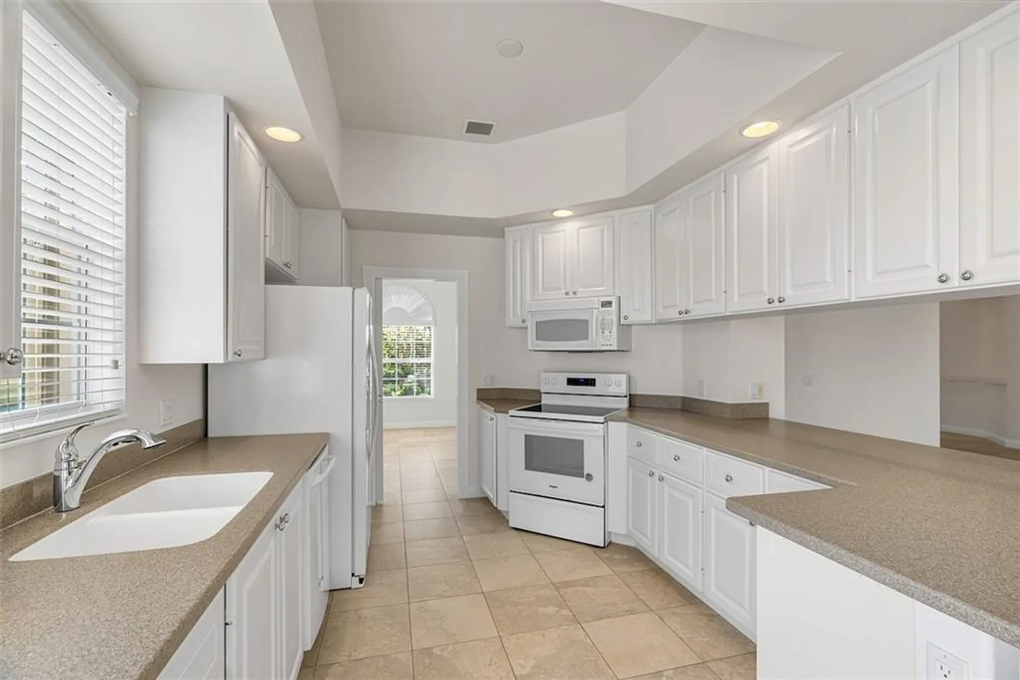 Property Slideshow image 8 of 36 | 5640 corsica pl, Vero Beach, FL, 32967