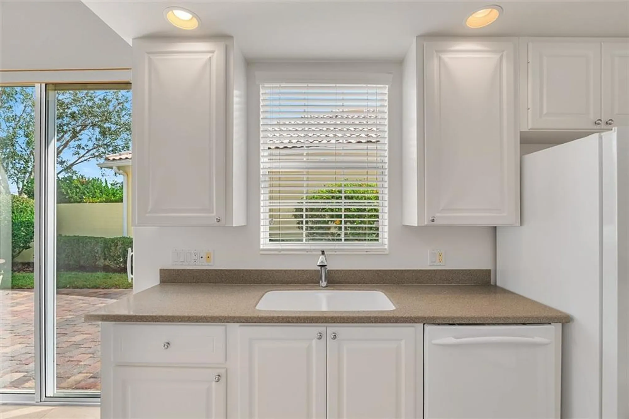 Property Slideshow image 10 of 36 | 5640 corsica pl, Vero Beach, FL, 32967
