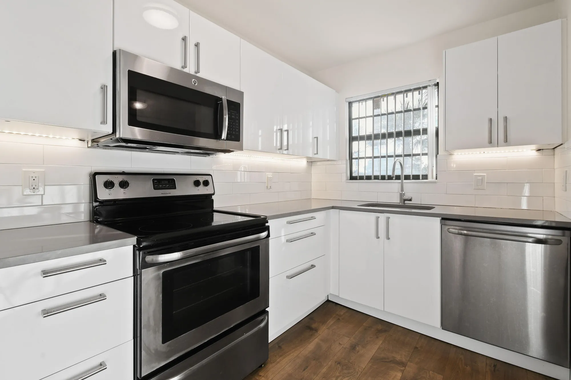 Property Slideshow image 1 of 43 | 4640 lucerne lakes blvd 306, Lake Worth, FL, 33467