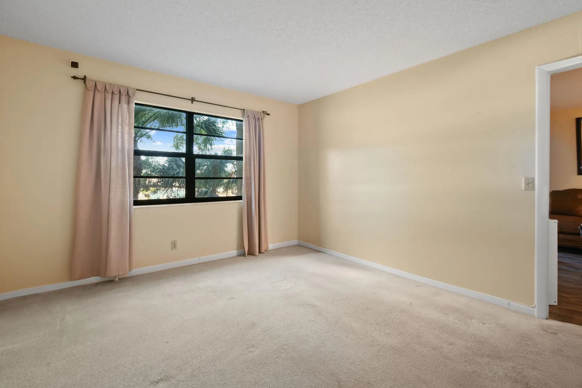 Property Slideshow image 12 of 43 | 4640 lucerne lakes blvd 306, Lake Worth, FL, 33467
