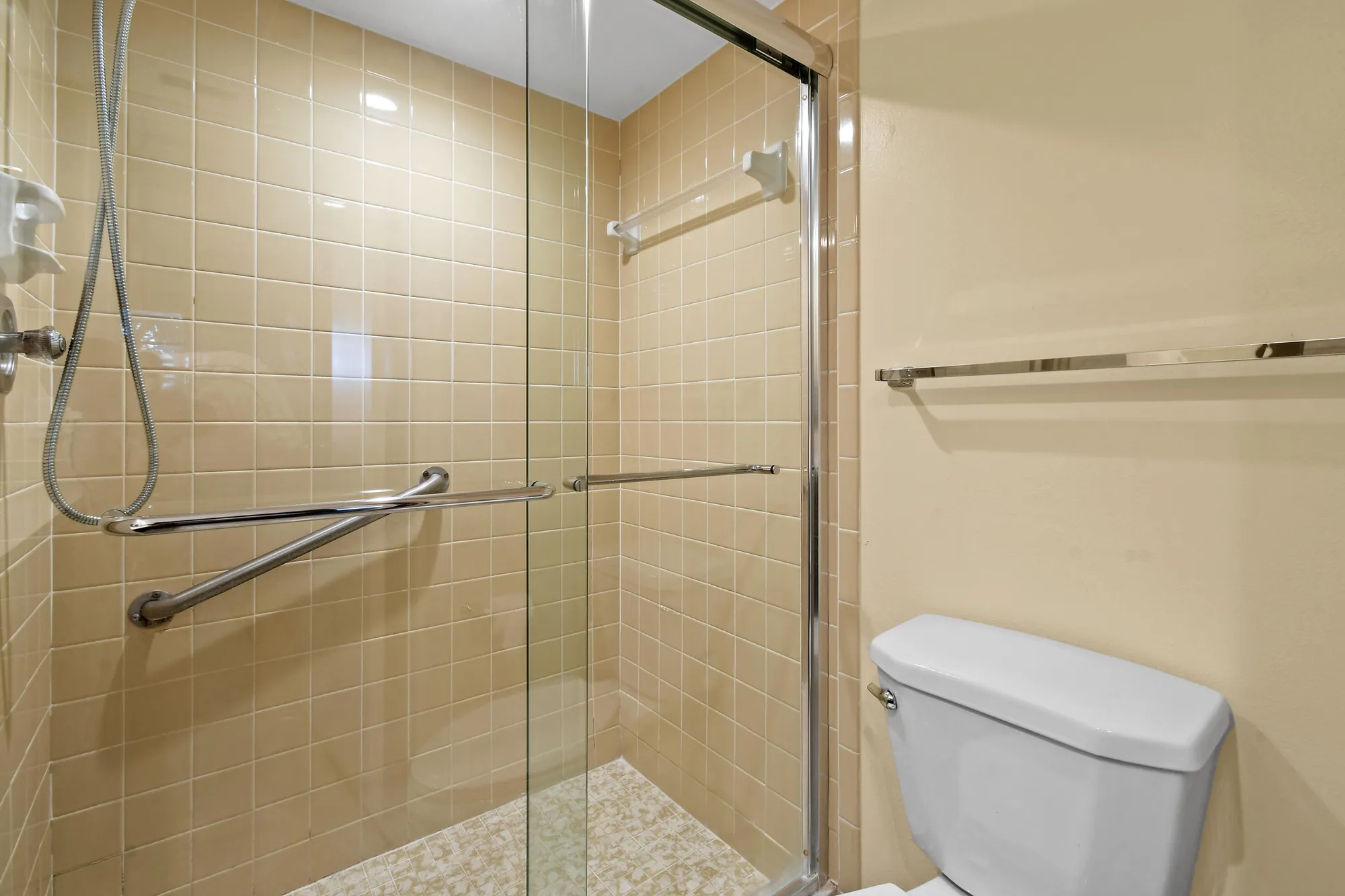 Property Slideshow image 14 of 43 | 4640 lucerne lakes blvd 306, Lake Worth, FL, 33467