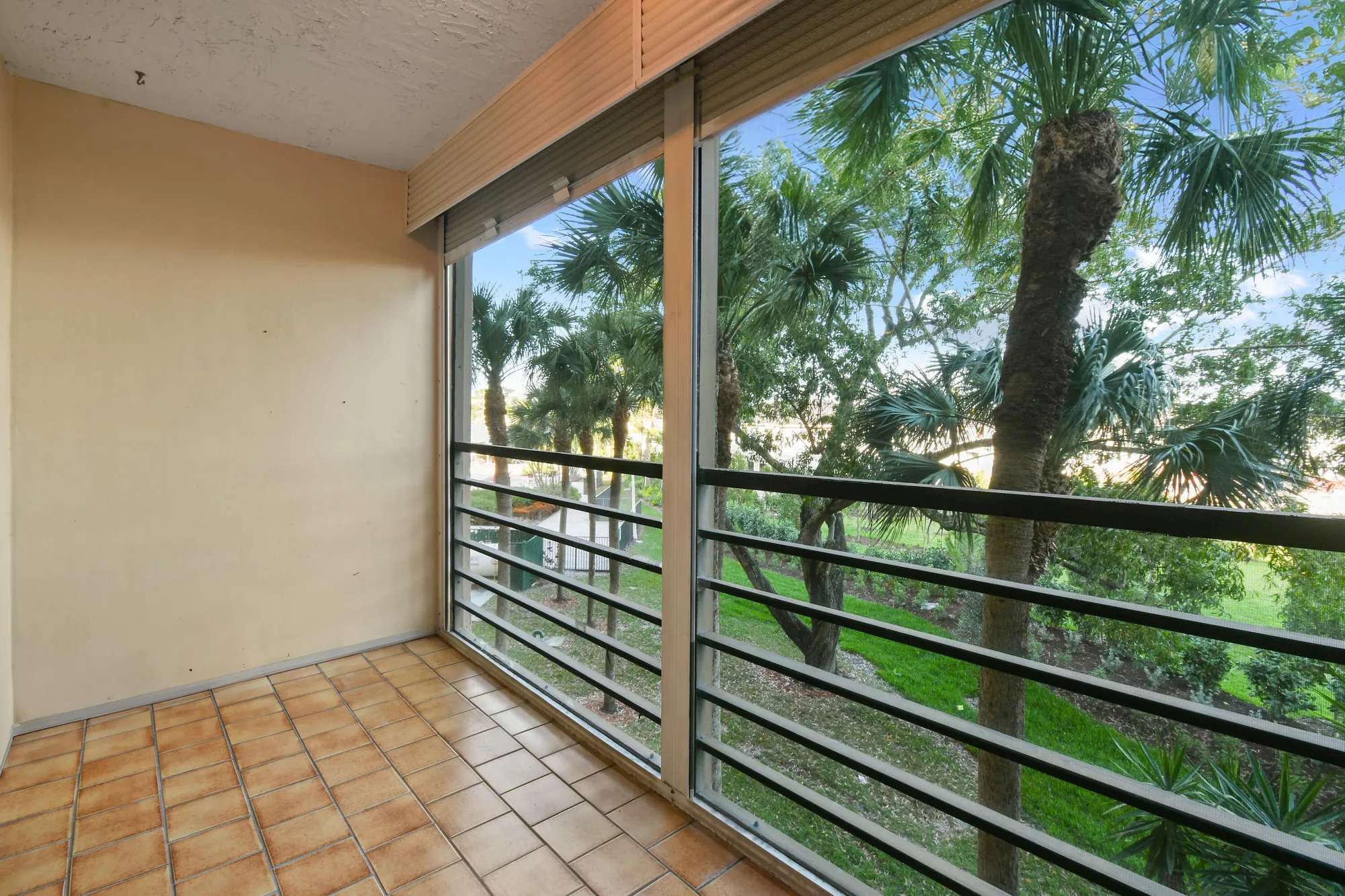 Property Slideshow image 25 of 43 | 4640 lucerne lakes blvd 306, Lake Worth, FL, 33467
