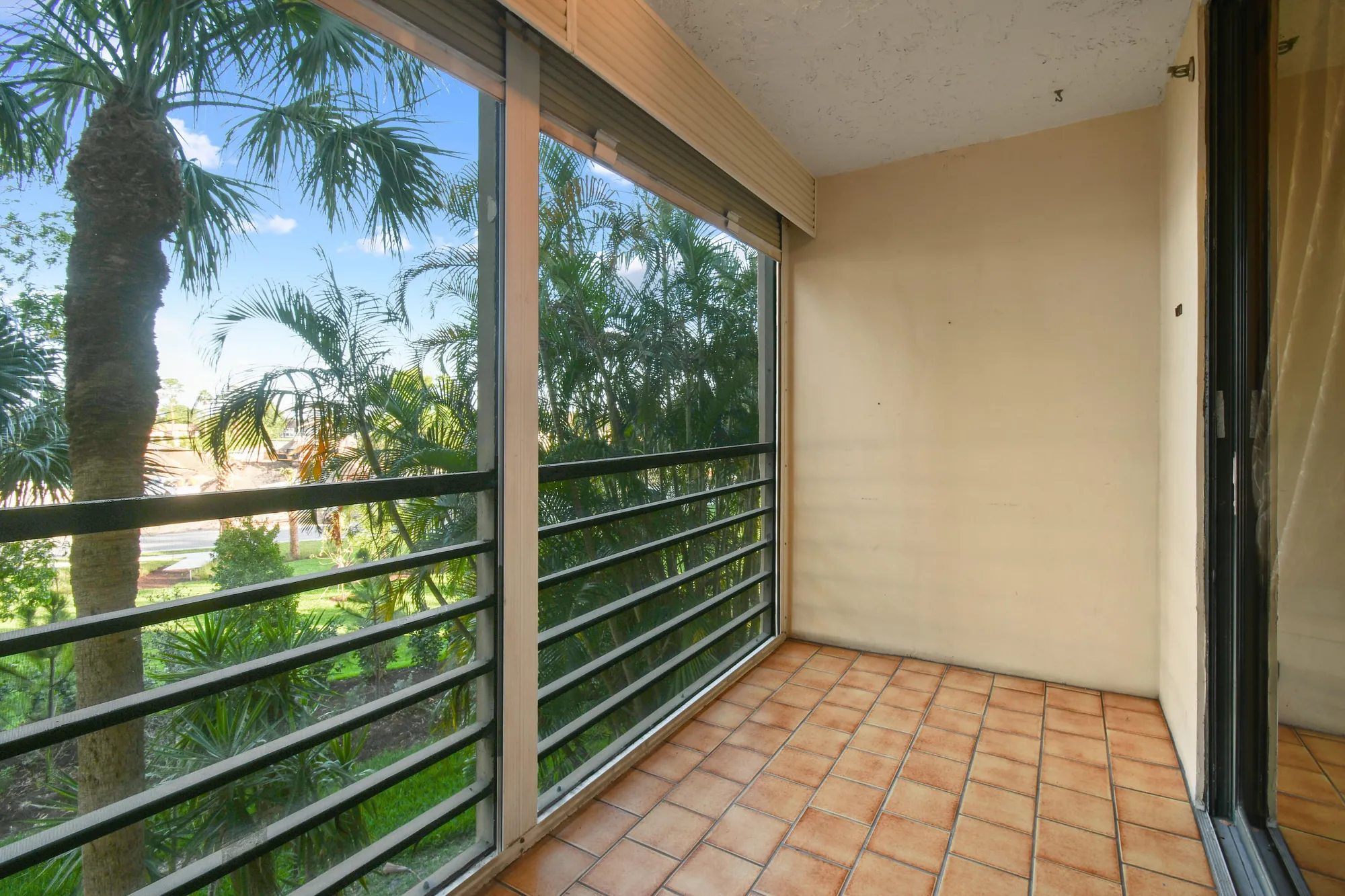 Property Slideshow image 27 of 43 | 4640 lucerne lakes blvd 306, Lake Worth, FL, 33467