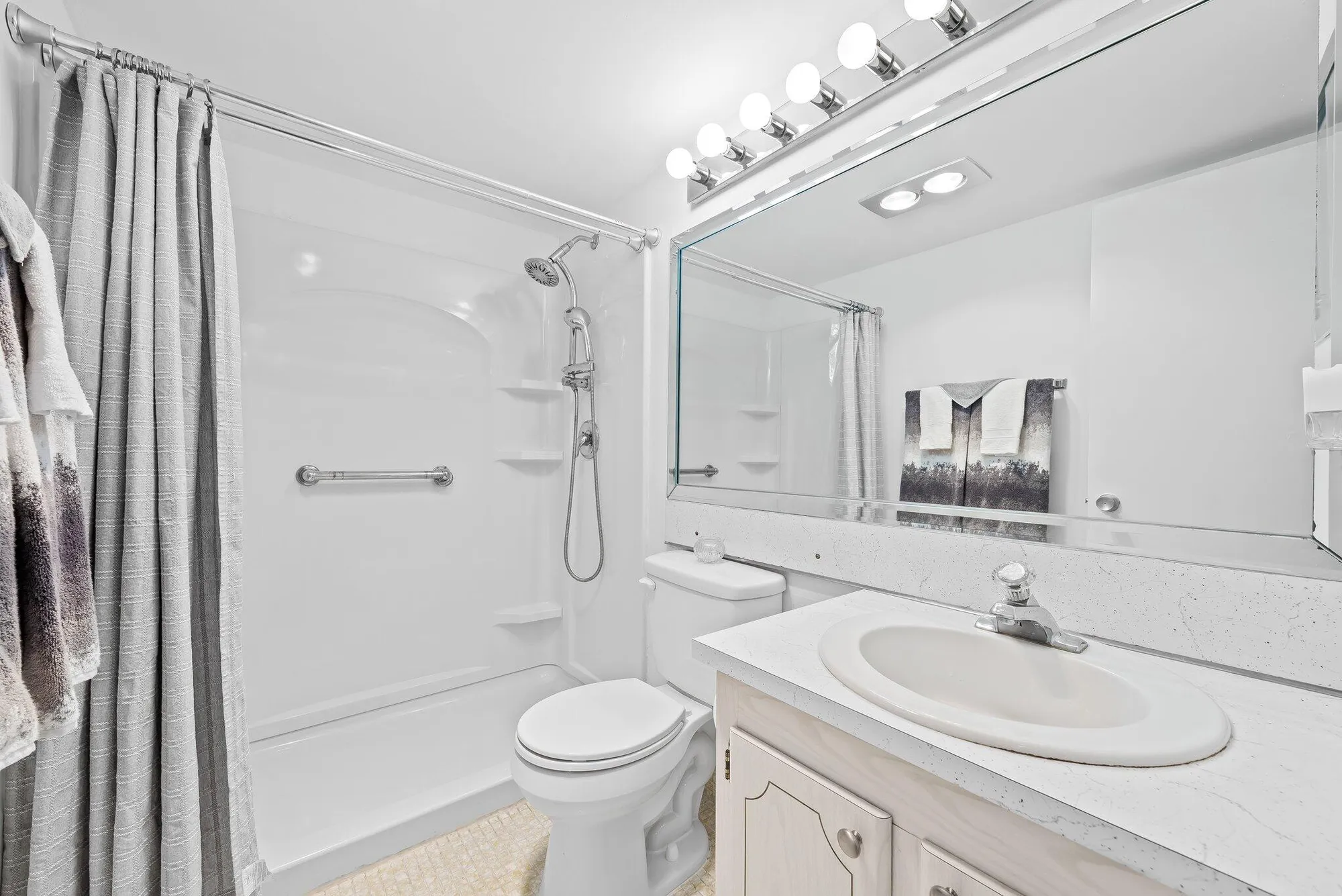 Property Slideshow image 10 of 17 | 43 windsor c, West Palm Beach, FL, 33417