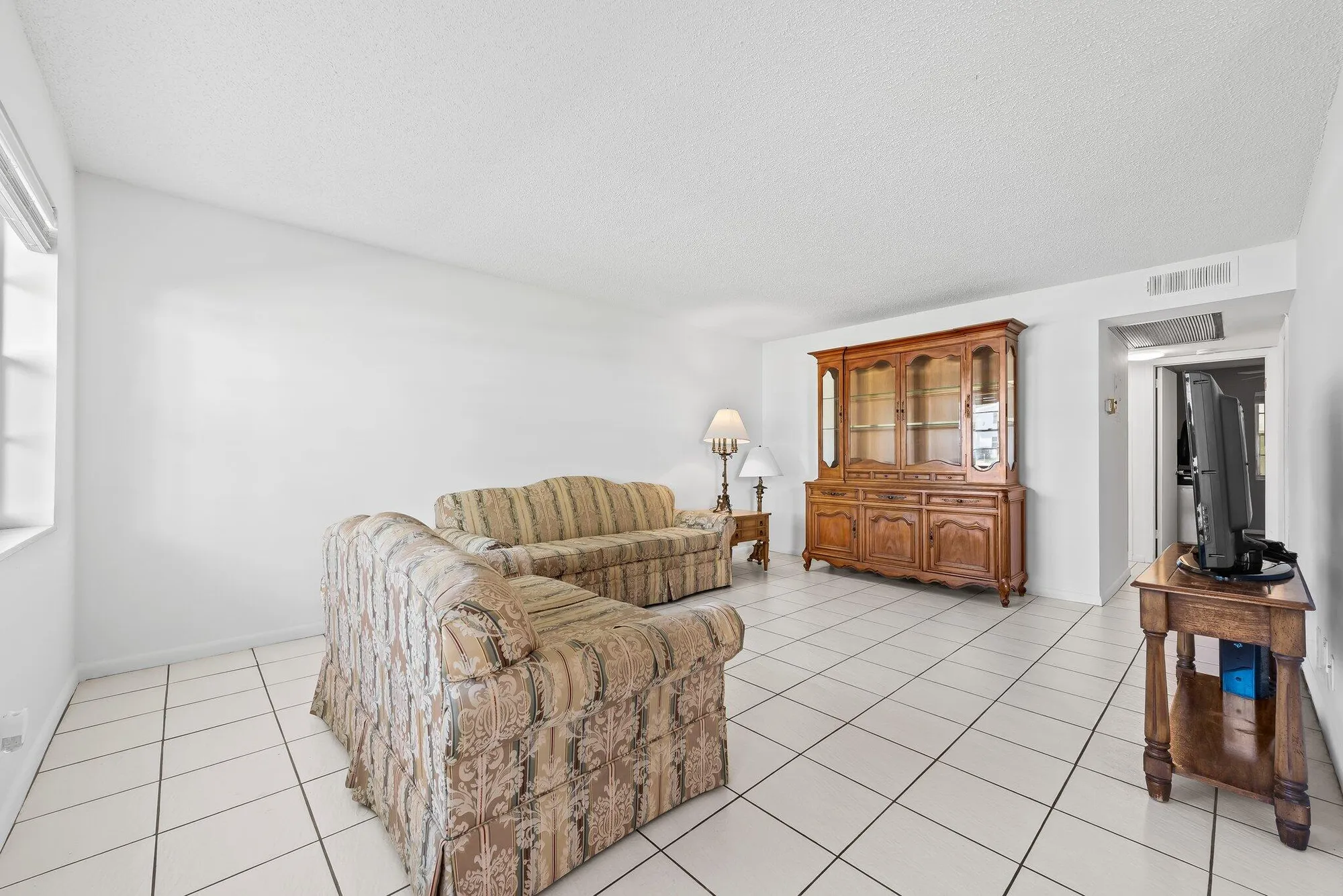 Property Slideshow image 12 of 17 | 43 windsor c, West Palm Beach, FL, 33417
