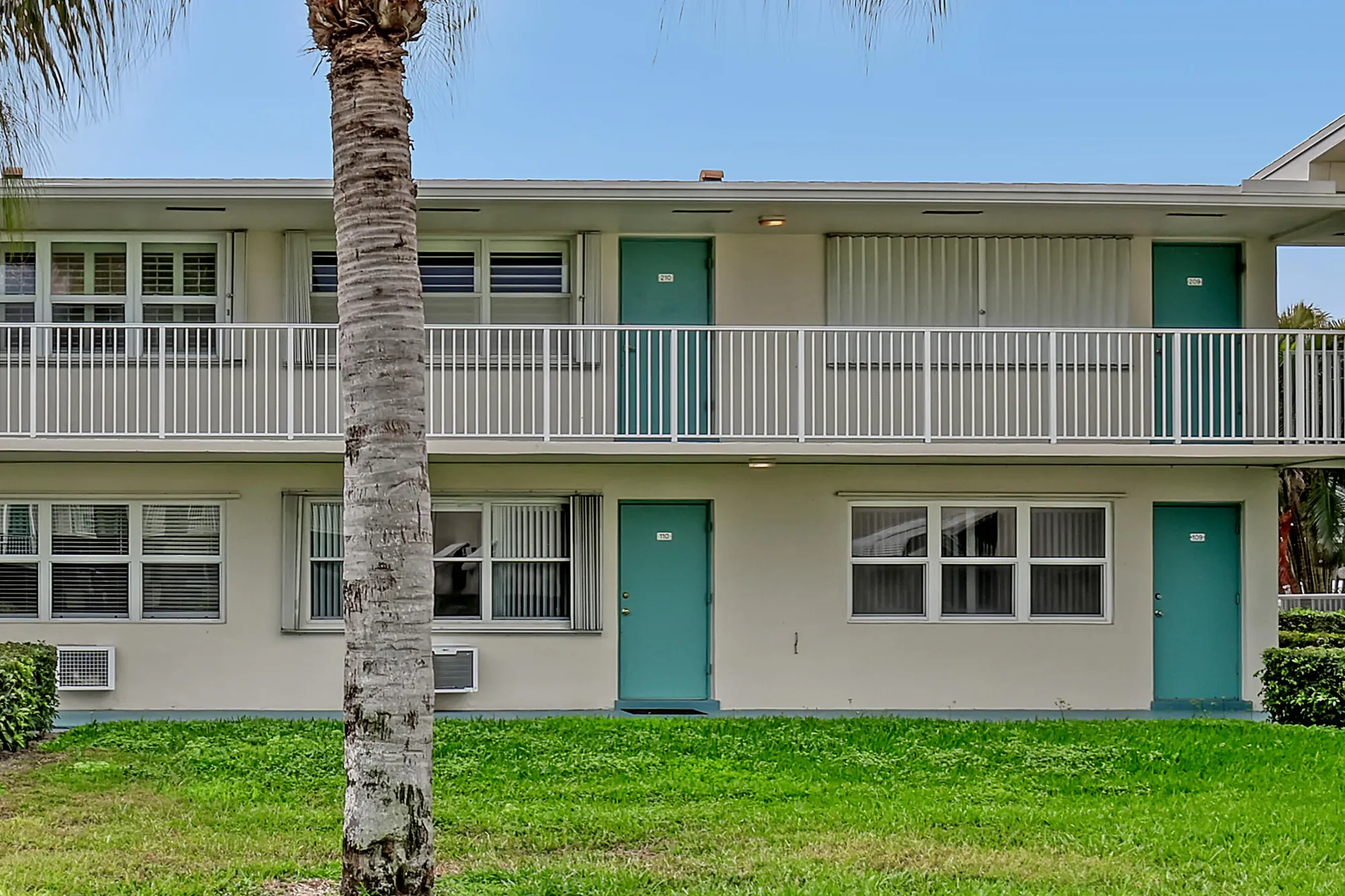 Property Slideshow image 5 of 56 | 680 horizons 110, Boynton Beach, FL, 33435