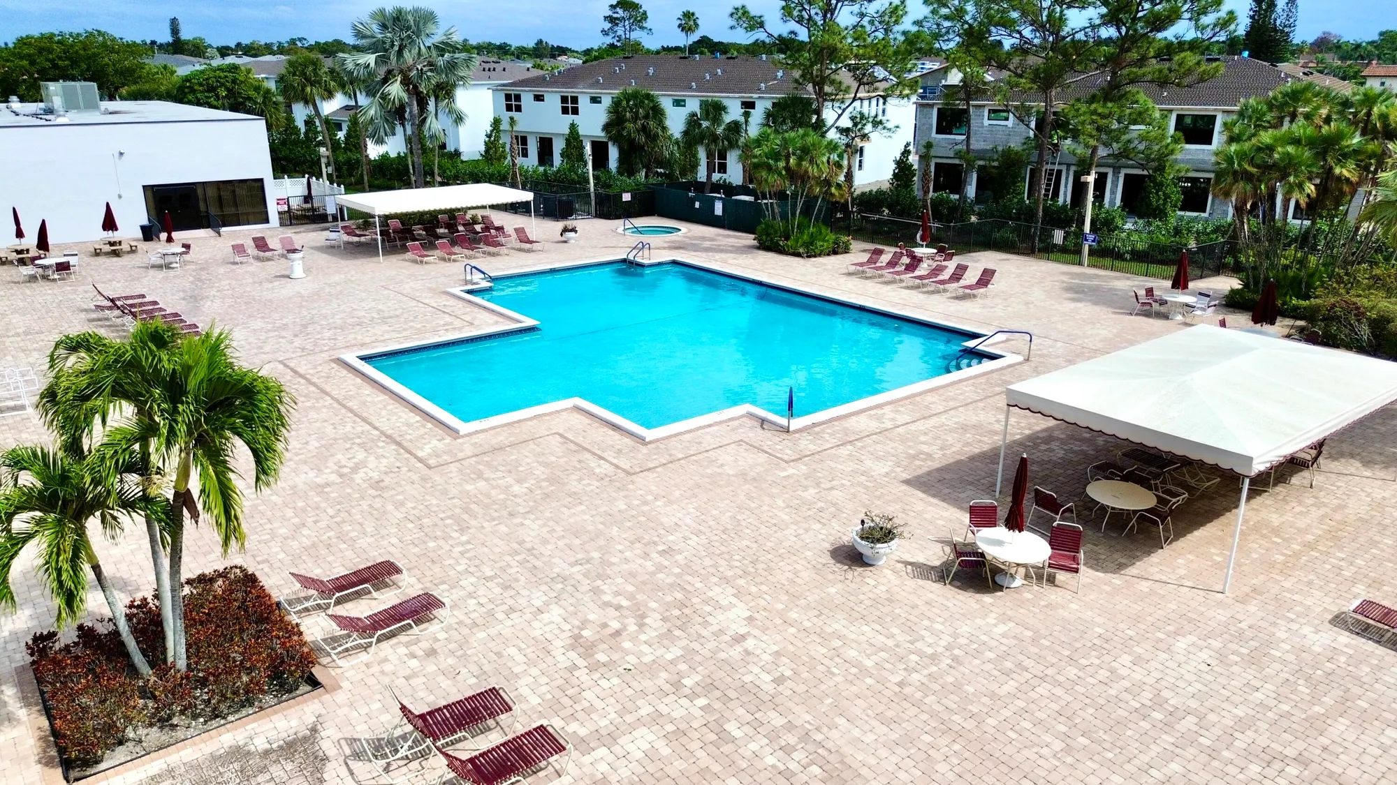 Property Slideshow image 28 of 42 | 4700 lucerne lakes blvd 408, Lake Worth, FL, 33467