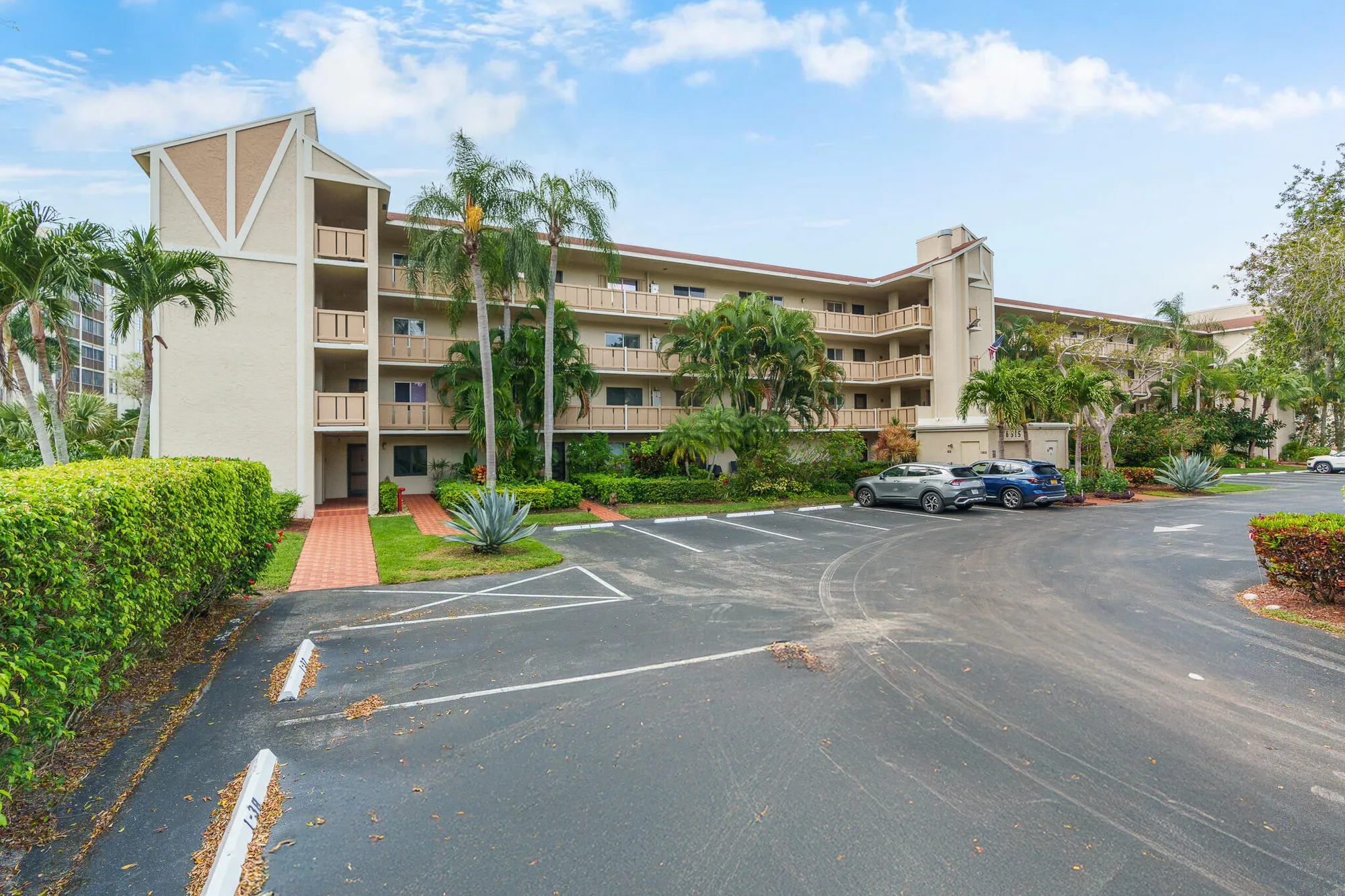 Property Slideshow image 4 of 48 | 6515 kensington ln apt 201, Delray Beach, FL, 33446