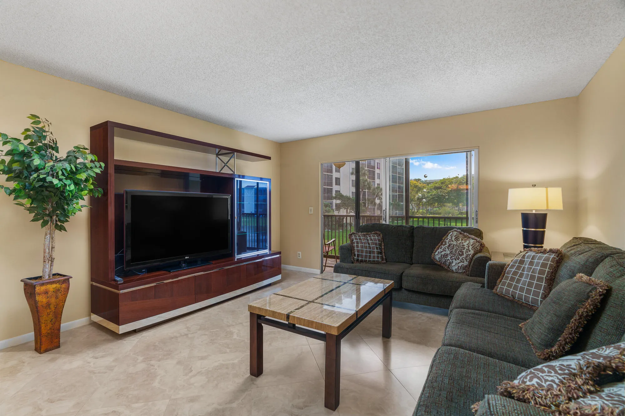 Property Slideshow image 13 of 48 | 6515 kensington ln apt 201, Delray Beach, FL, 33446
