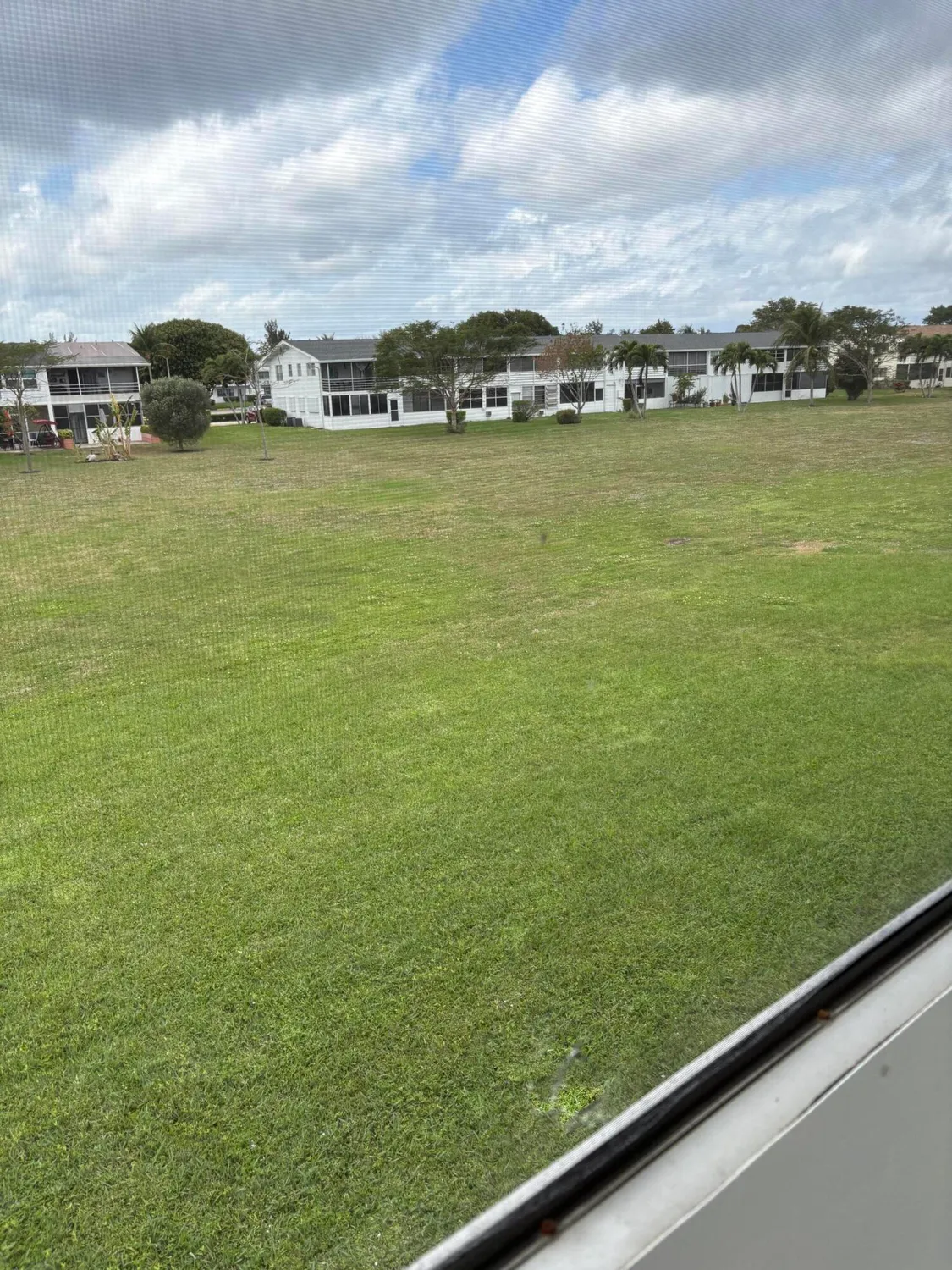 Property Slideshow image 4 of 12 | 113 berkshire e unit e, West Palm Beach, FL, 33417