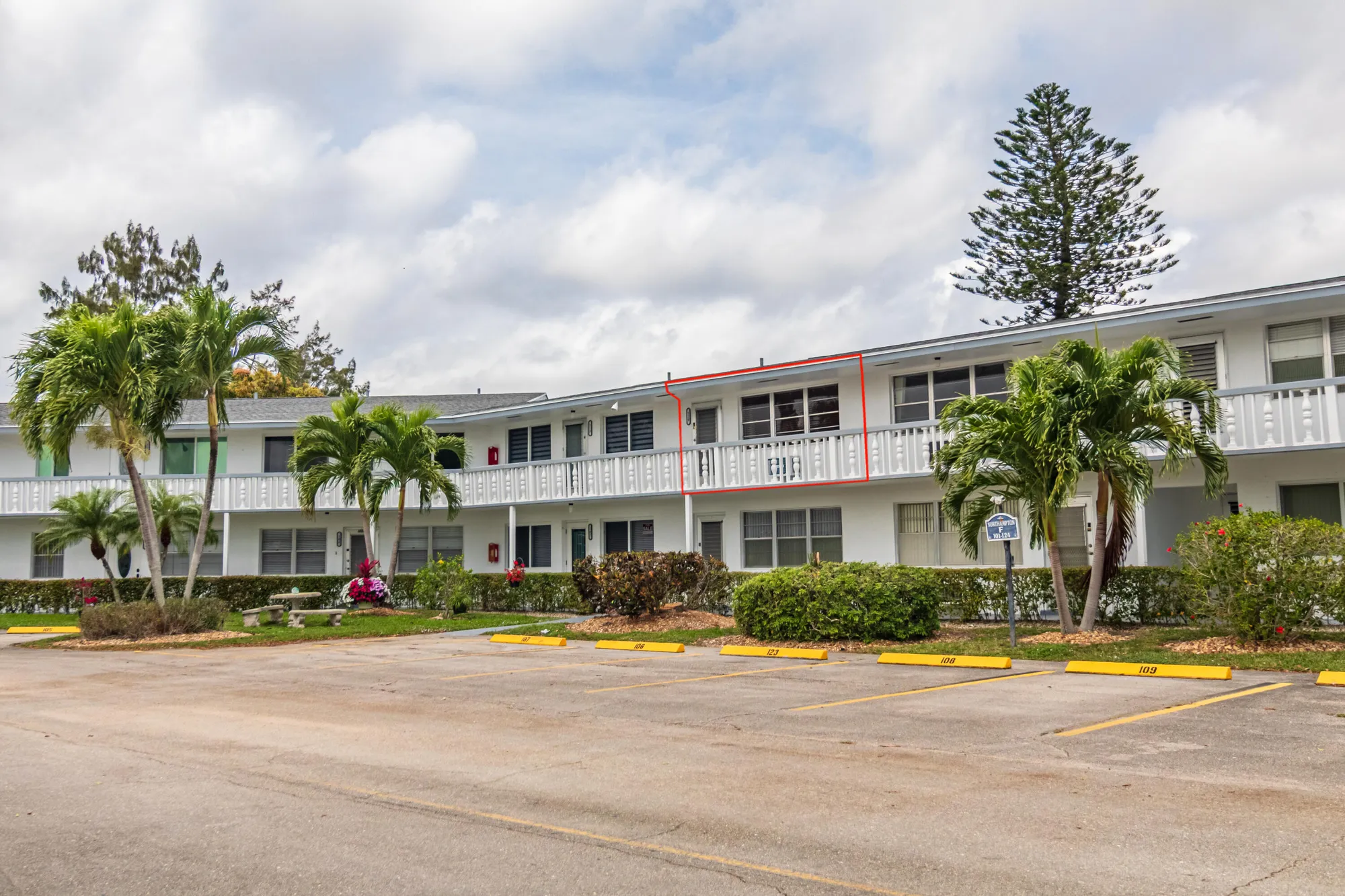 Property Slideshow image 4 of 28 | 120 northampton f, West Palm Beach, FL, 33417