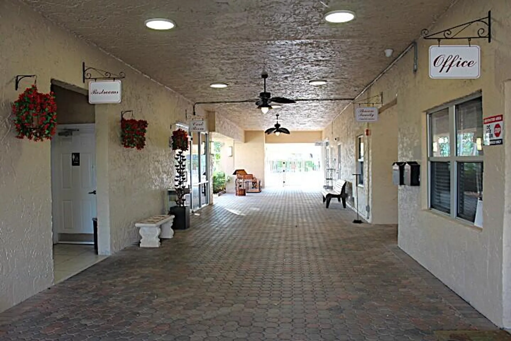 Property Slideshow image 35 of 44 | 149 lake gloria dr, West Palm Beach, FL, 33411