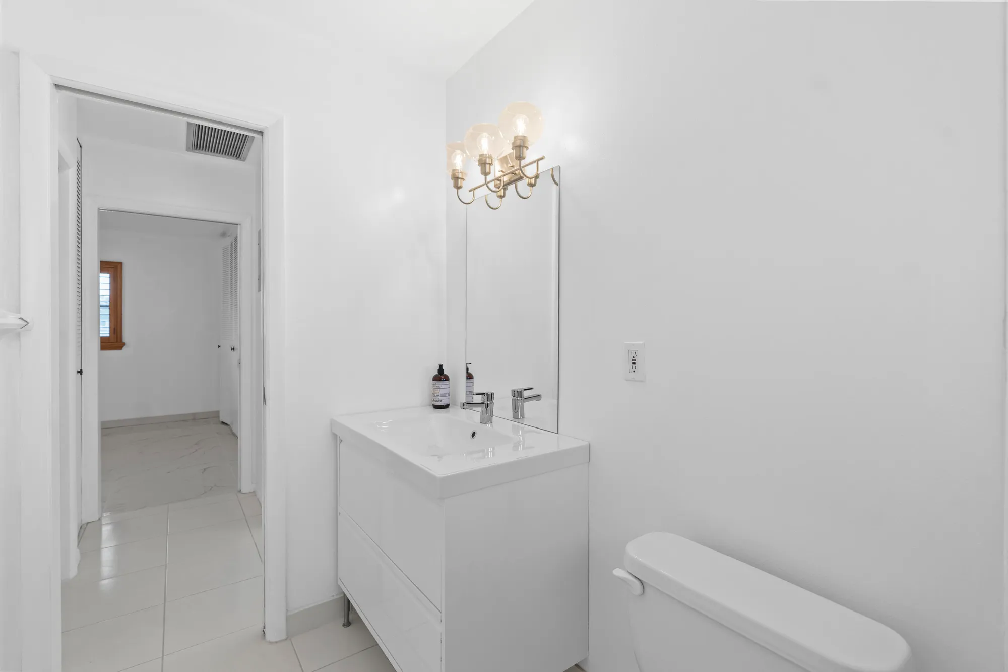 Property Slideshow image 12 of 33 | 2894 crosley dr d, West Palm Beach, FL, 33415
