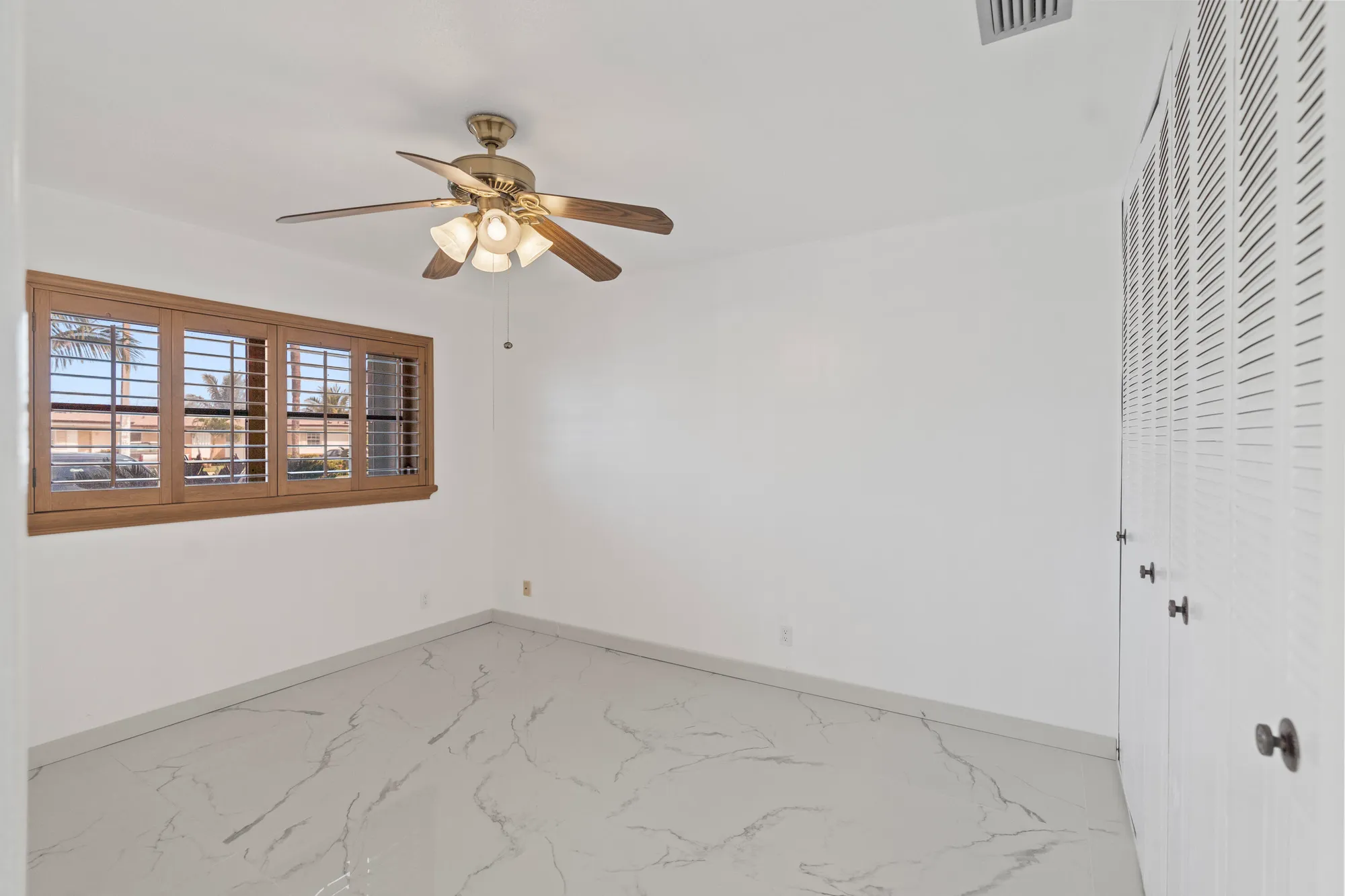 Property Slideshow image 16 of 33 | 2894 crosley dr d, West Palm Beach, FL, 33415