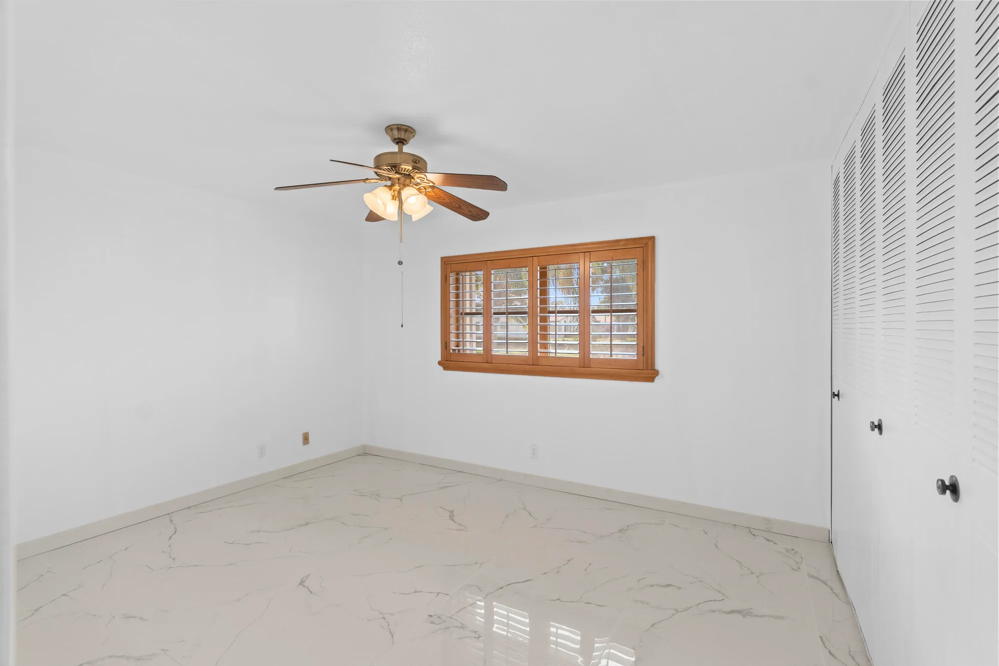 Property Slideshow image 14 of 33 | 2894 crosley dr d, West Palm Beach, FL, 33415