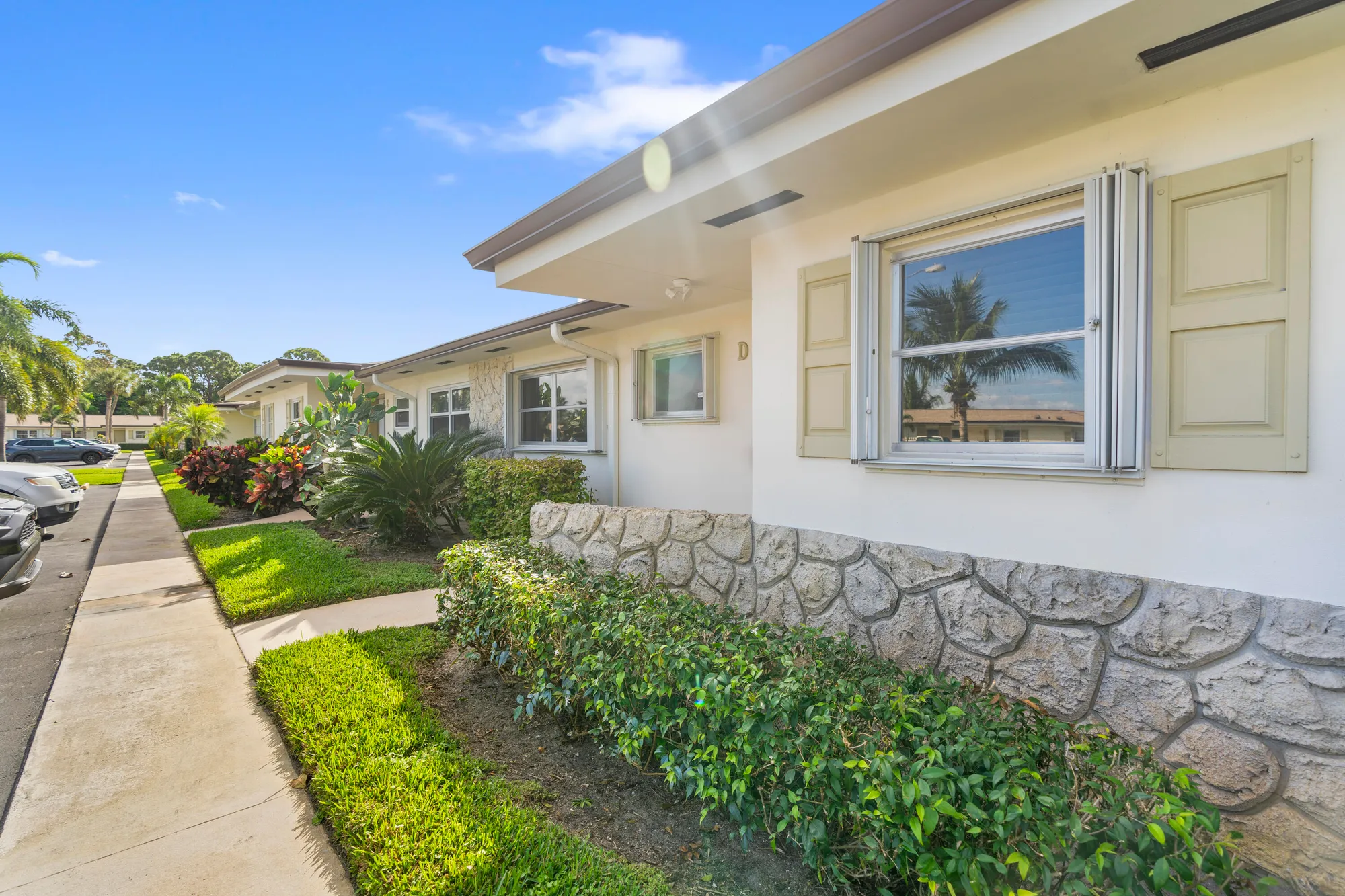 Property Slideshow image 32 of 33 | 2894 crosley dr d, West Palm Beach, FL, 33415