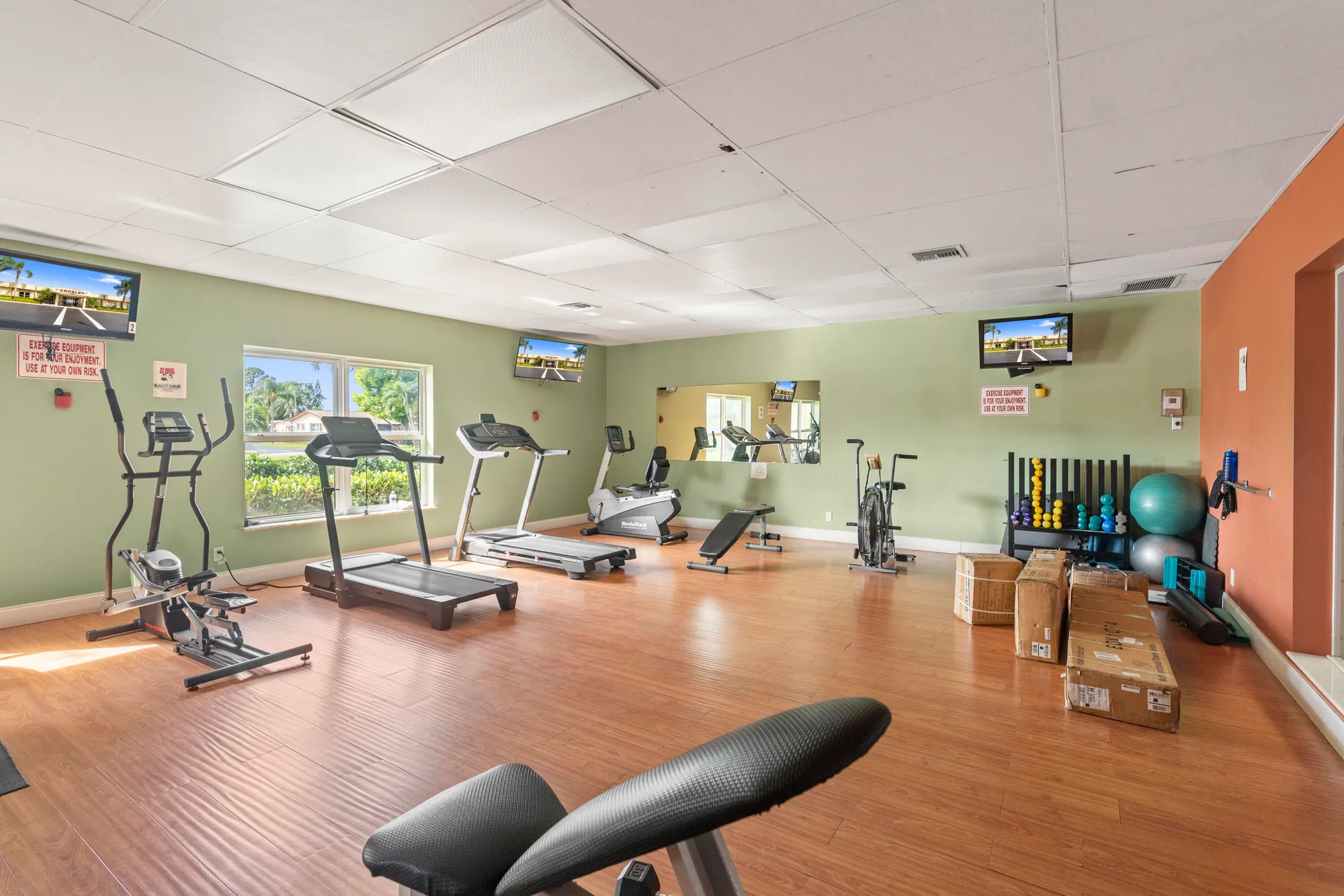 Property Slideshow image 24 of 33 | 2894 crosley dr d, West Palm Beach, FL, 33415