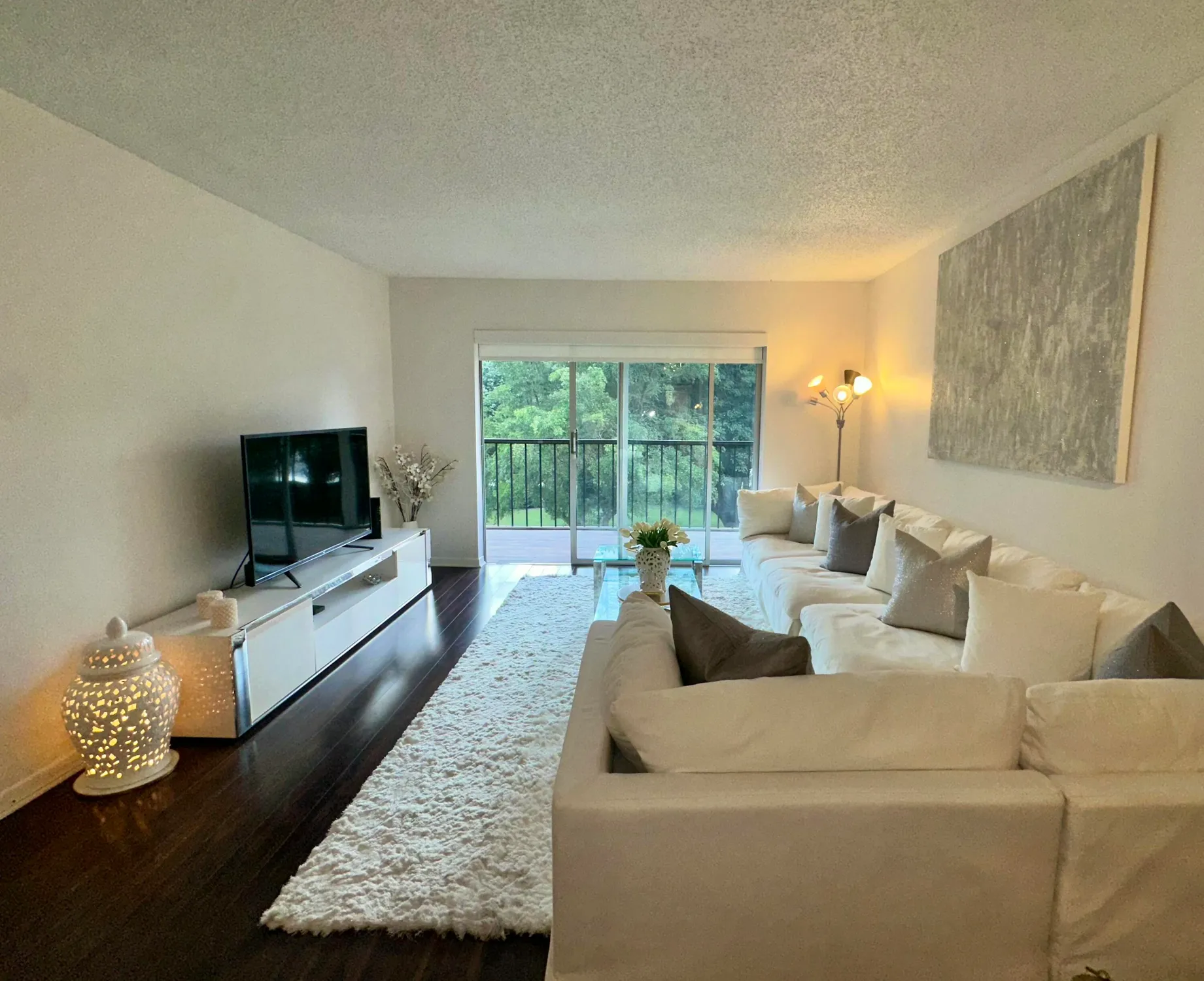 Property Slideshow image 9 of 45 | 5900 nw 44th st apt 403, Lauderhill, FL, 33319