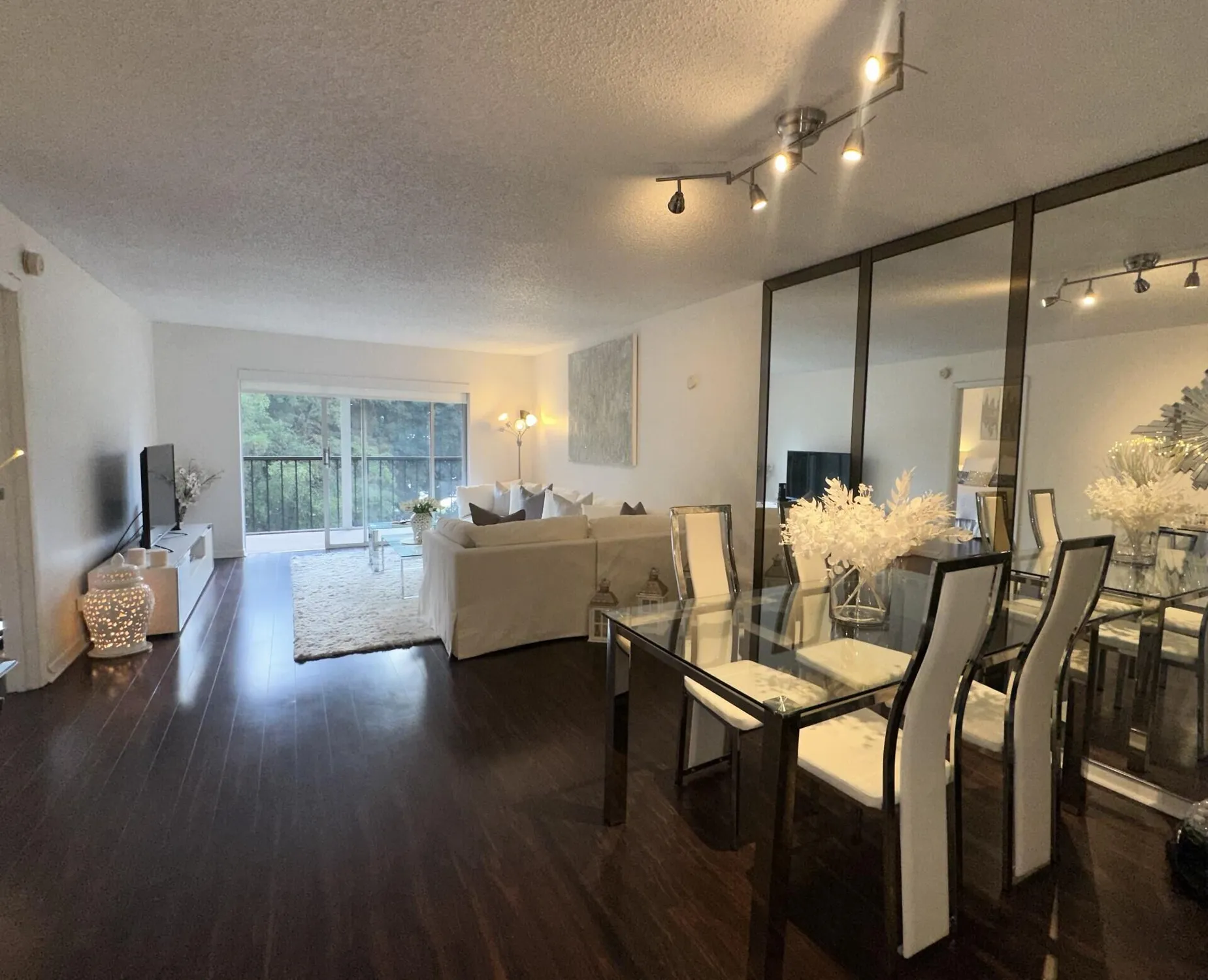 Property Slideshow image 8 of 45 | 5900 nw 44th st apt 403, Lauderhill, FL, 33319