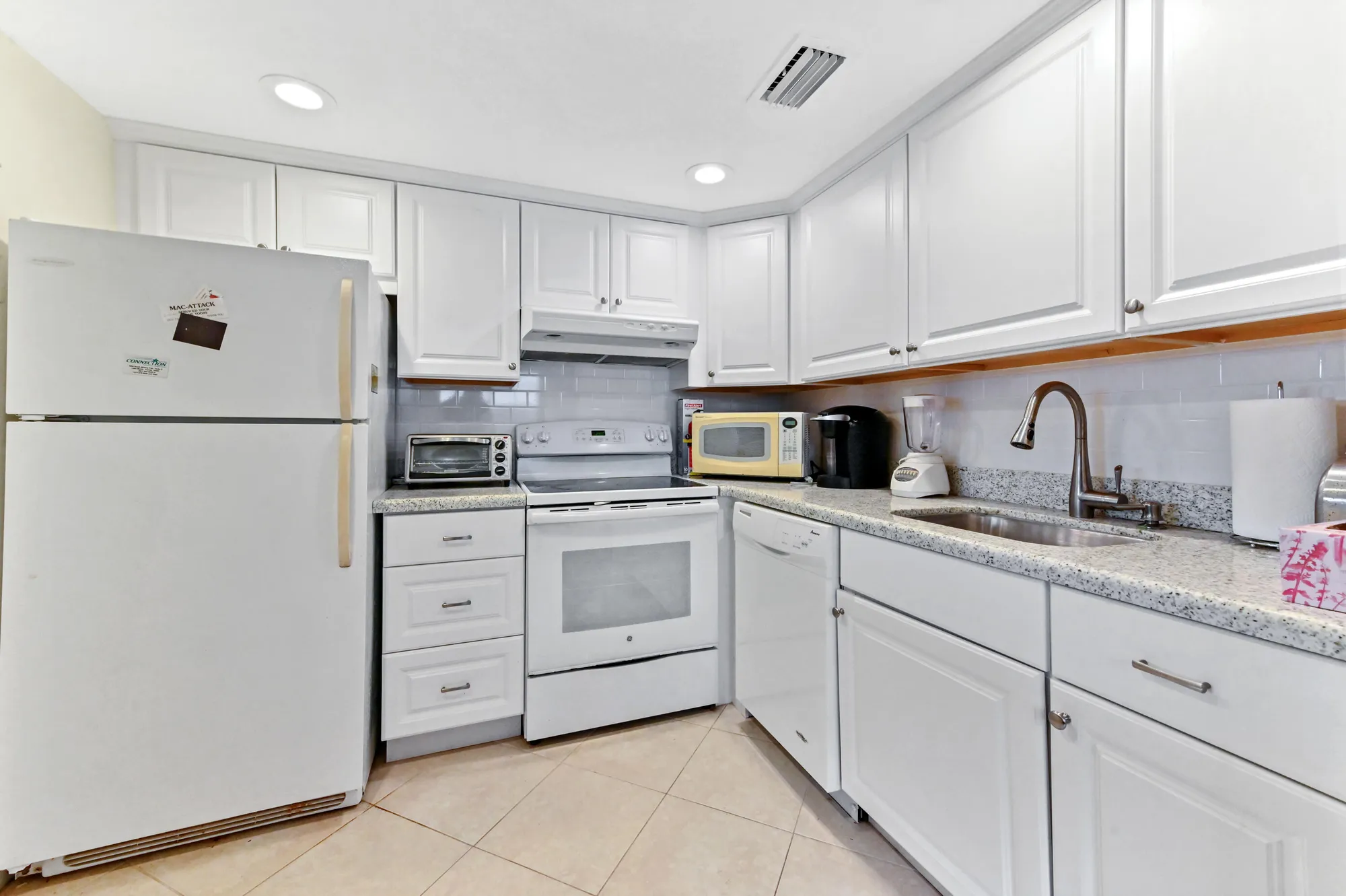 Property Slideshow image 7 of 30 | 355 monaco h, Delray Beach, FL, 33446