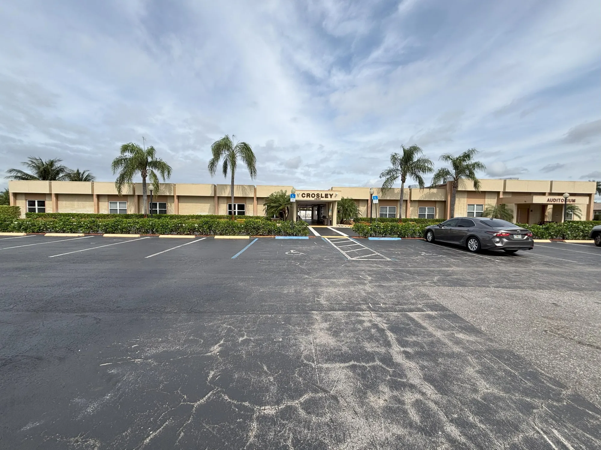 Property Slideshow image 18 of 18 | 2864 crosley dr e, West Palm Beach, FL, 33415