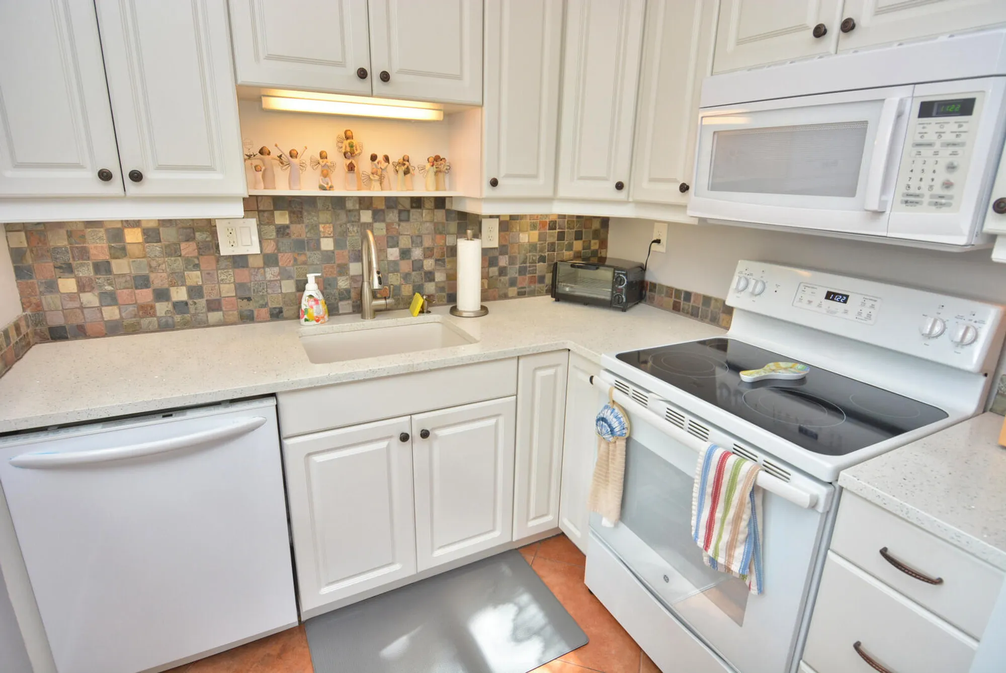 Property Slideshow image 10 of 34 | 1225 nw 21st st 2203, Stuart, FL, 34994
