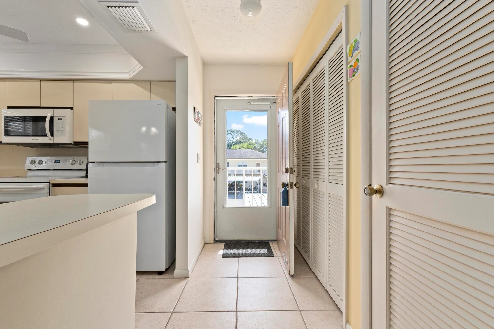 Property Slideshow image 5 of 31 | 2950 se ocean blvd 117-8, Stuart, FL, 34996