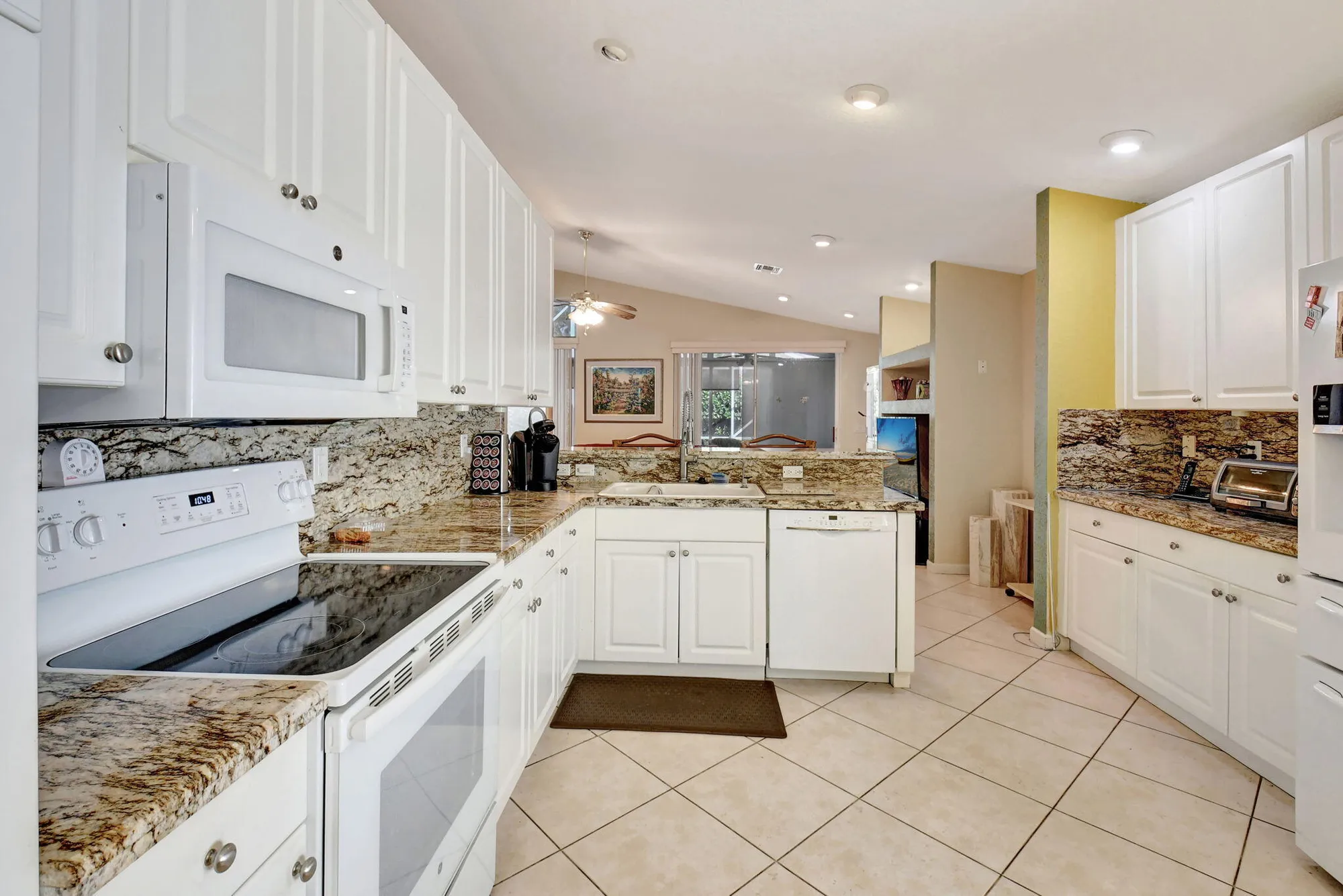 Property Slideshow image 13 of 58 | 5113 glenville dr, Boynton Beach, FL, 33437