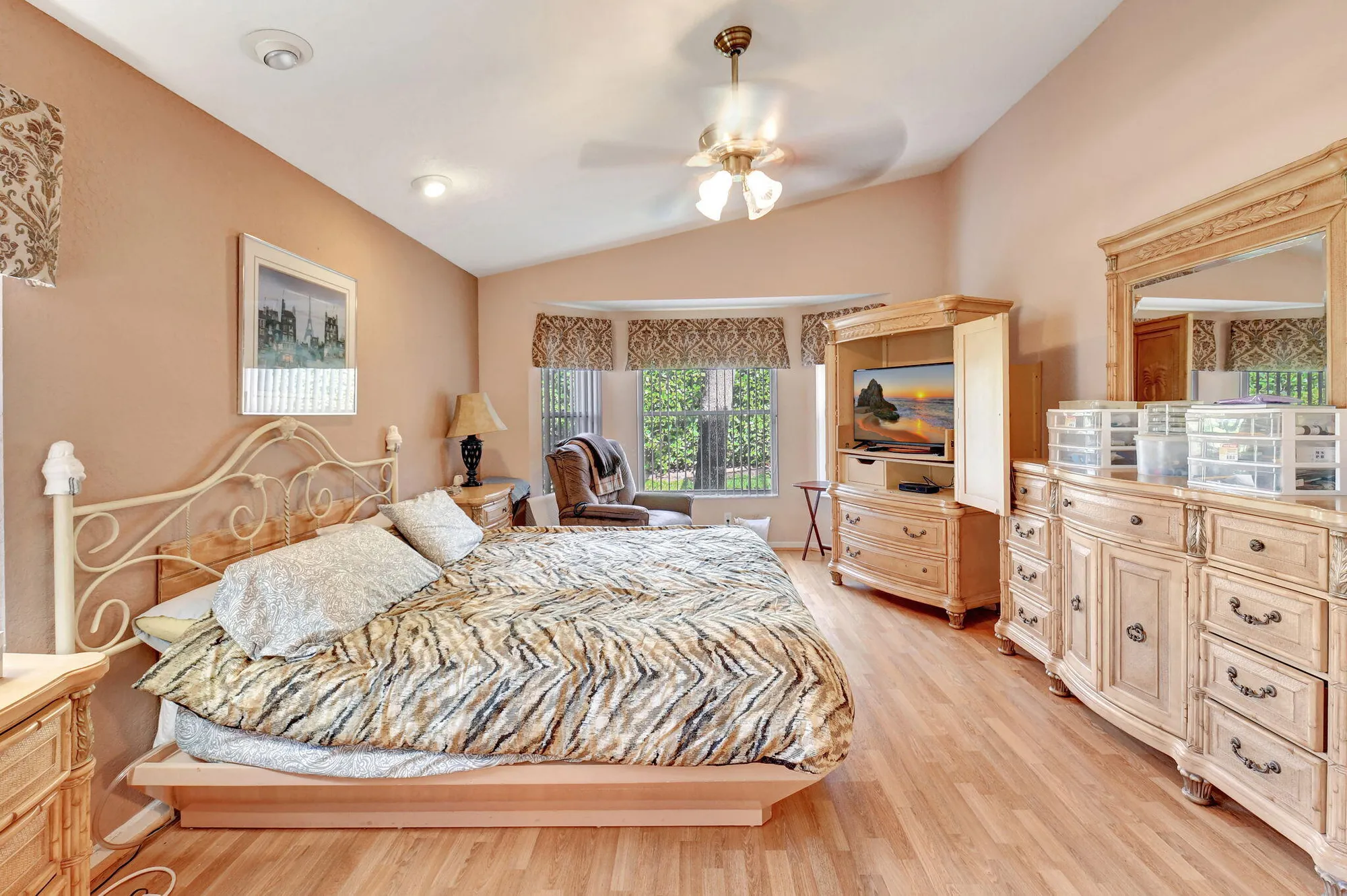 Property Slideshow image 16 of 58 | 5113 glenville dr, Boynton Beach, FL, 33437