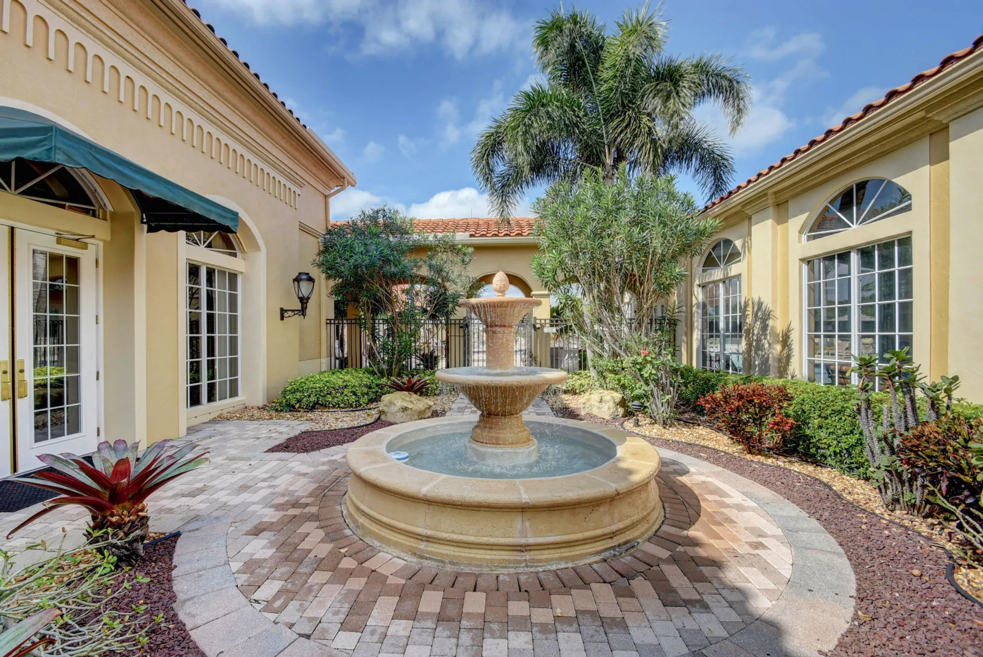 Property Slideshow image 43 of 58 | 5113 glenville dr, Boynton Beach, FL, 33437