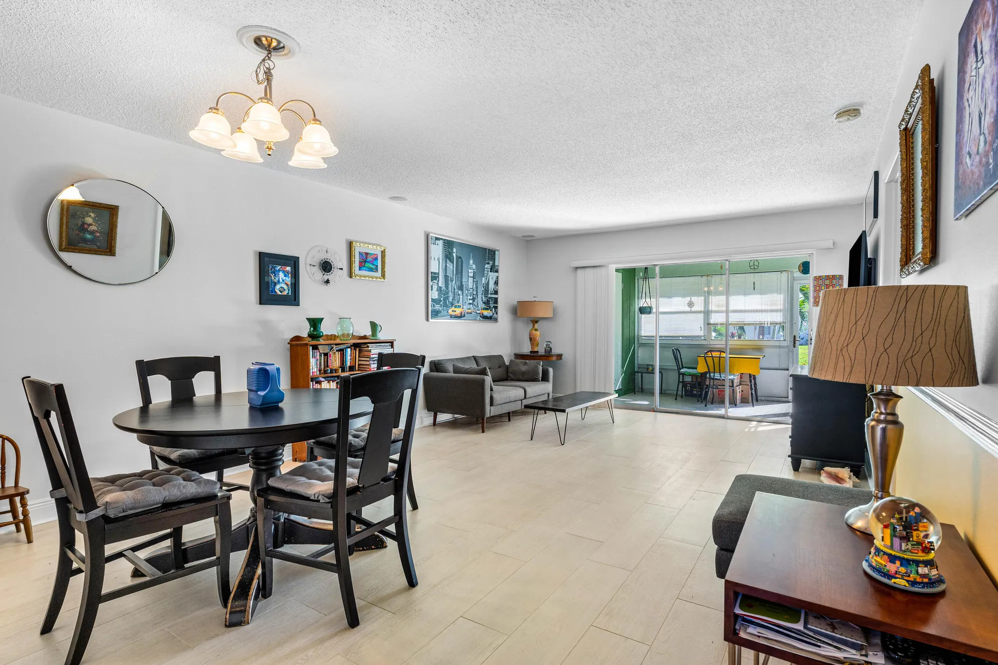 Property Slideshow image 5 of 41 | 528 franconia cir, Lake Worth, FL, 33467