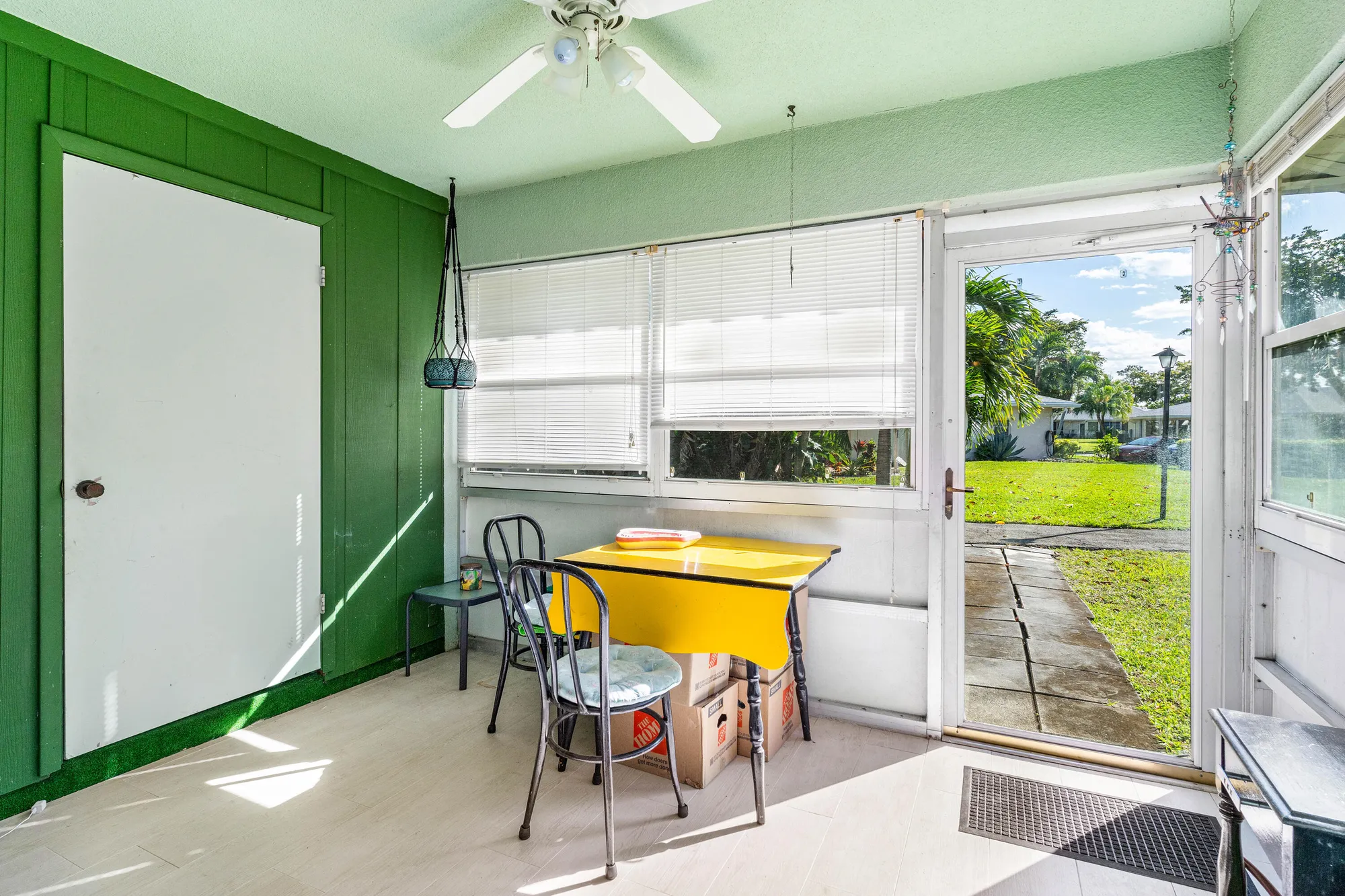 Property Slideshow image 18 of 41 | 528 franconia cir, Lake Worth, FL, 33467
