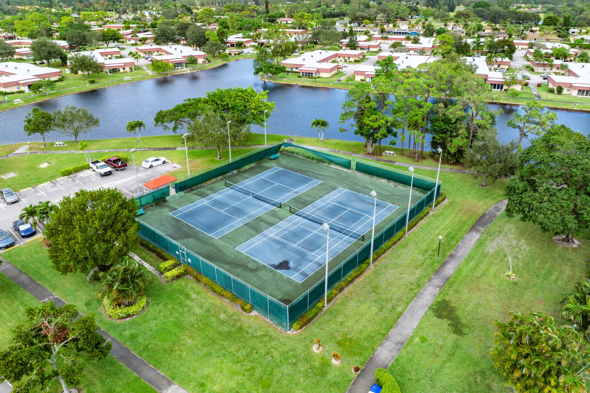 Property Slideshow image 30 of 41 | 528 franconia cir, Lake Worth, FL, 33467