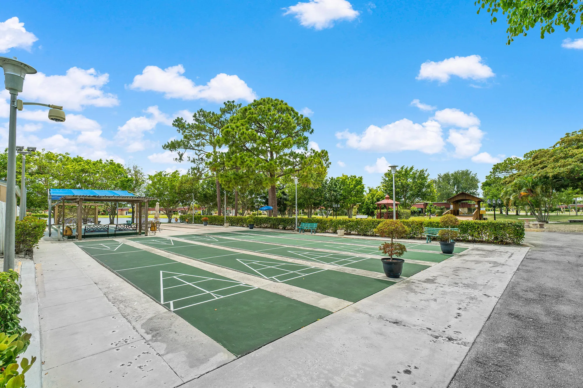 Property Slideshow image 33 of 41 | 528 franconia cir, Lake Worth, FL, 33467