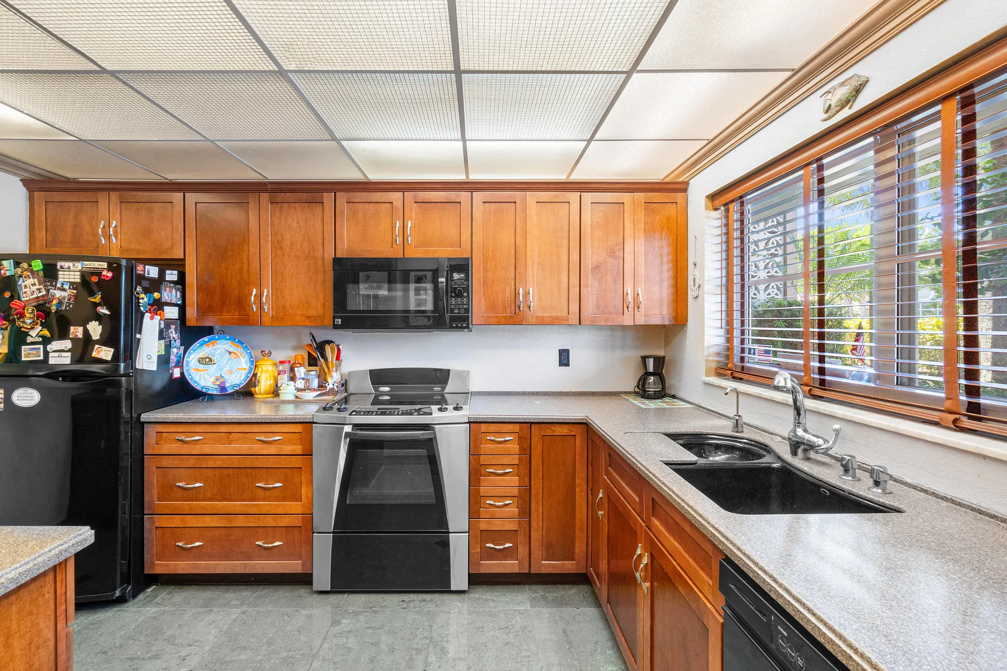 Property Slideshow image 5 of 33 | 2000 s federal hwy 107, Boynton Beach, FL, 33435