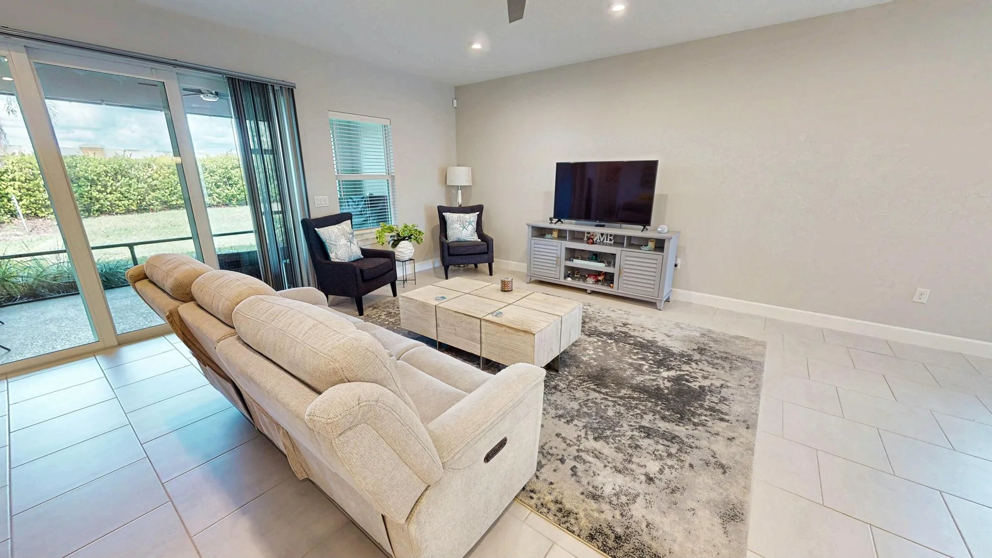 Property Slideshow image 8 of 57 | 9592 sw royal poinciana dr, Port Saint Lucie, FL, 34987