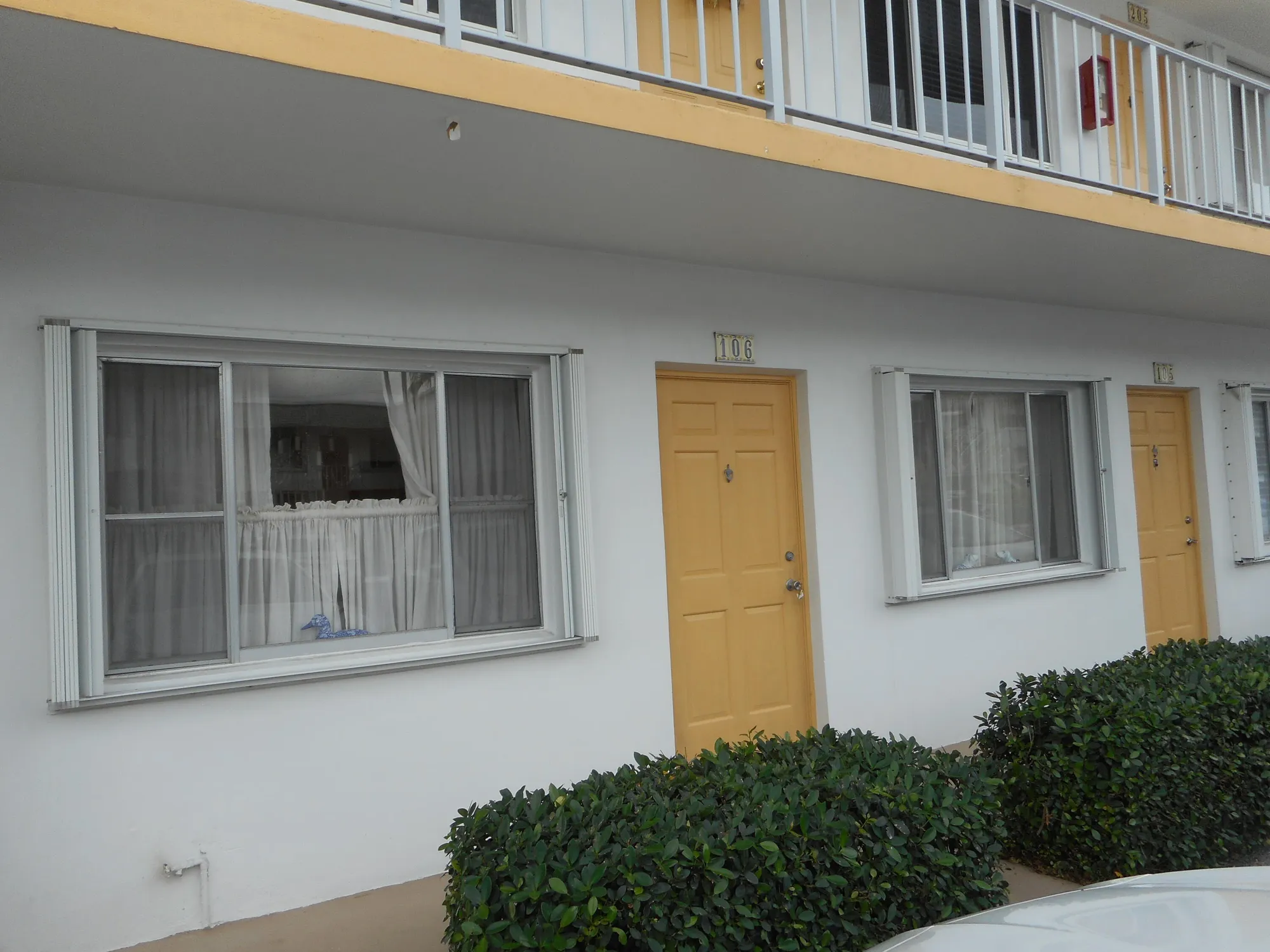 Property Slideshow image 1 of 27 | 3322 cynthia ln apt 106, Lake Worth Beach, FL, 33461
