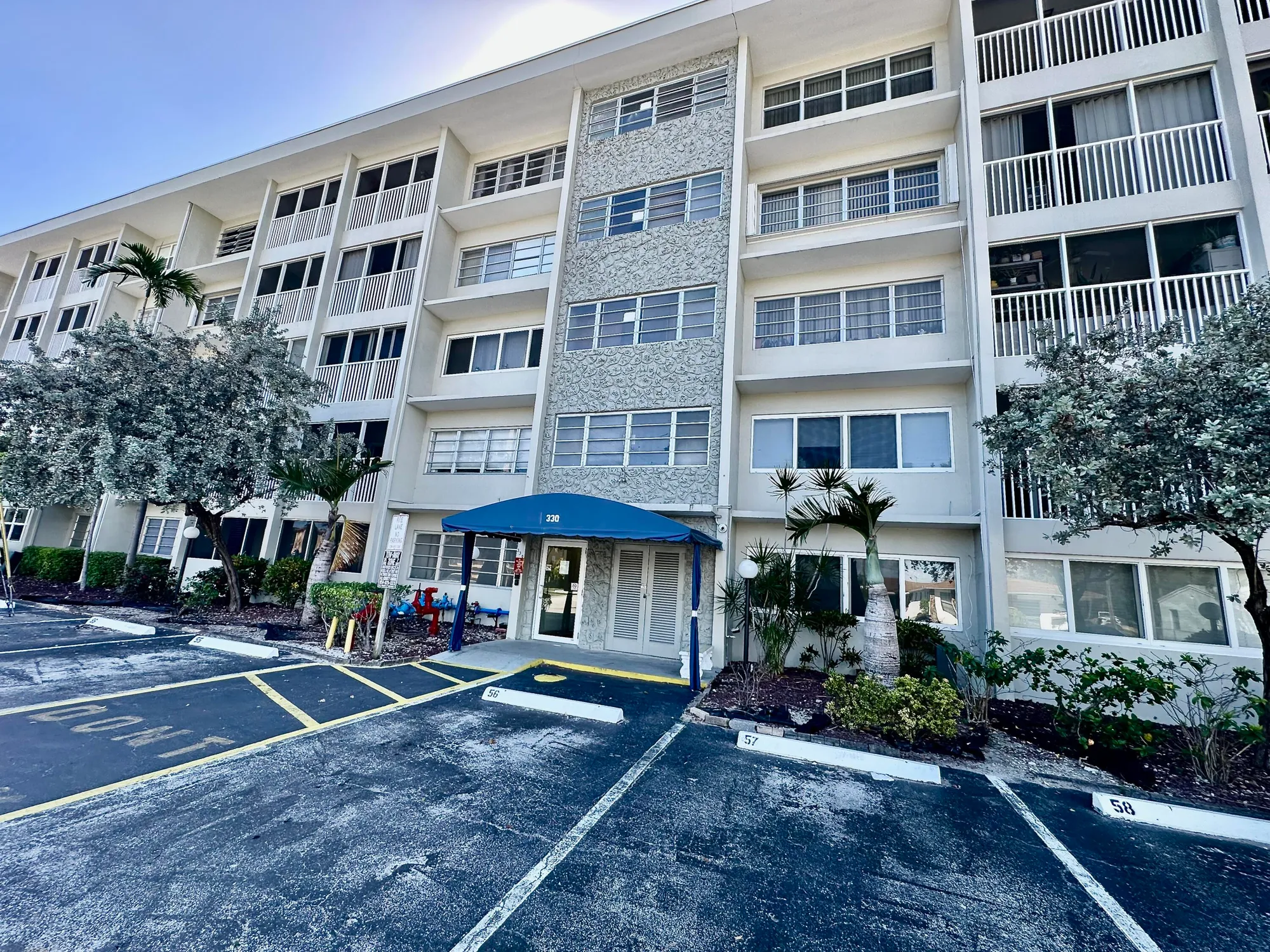 Property Slideshow image 1 of 22 | 330 se 2nd st apt 501g, Hallandale Beach, FL, 33009