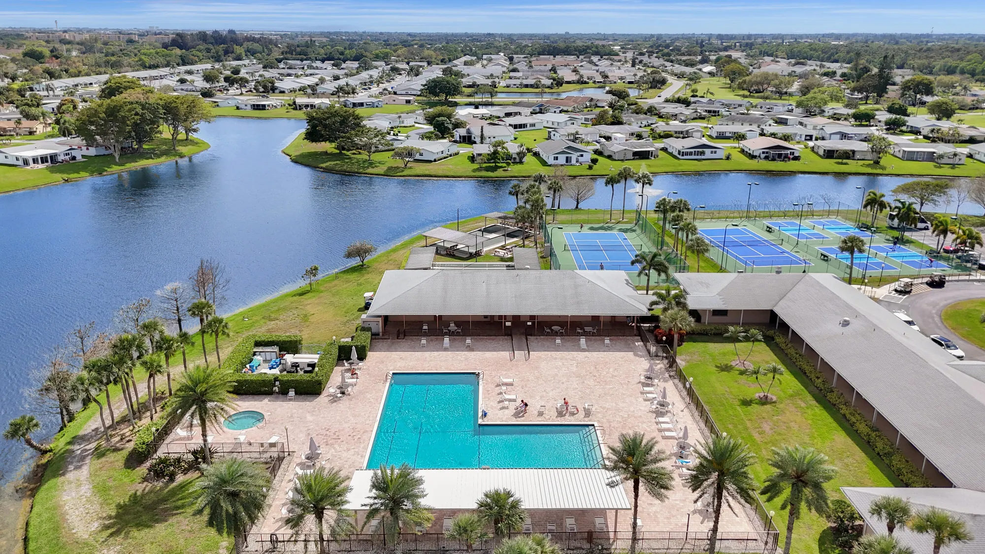 Property Slideshow image 36 of 47 | 3570 amalfi dr, West Palm Beach, FL, 33417