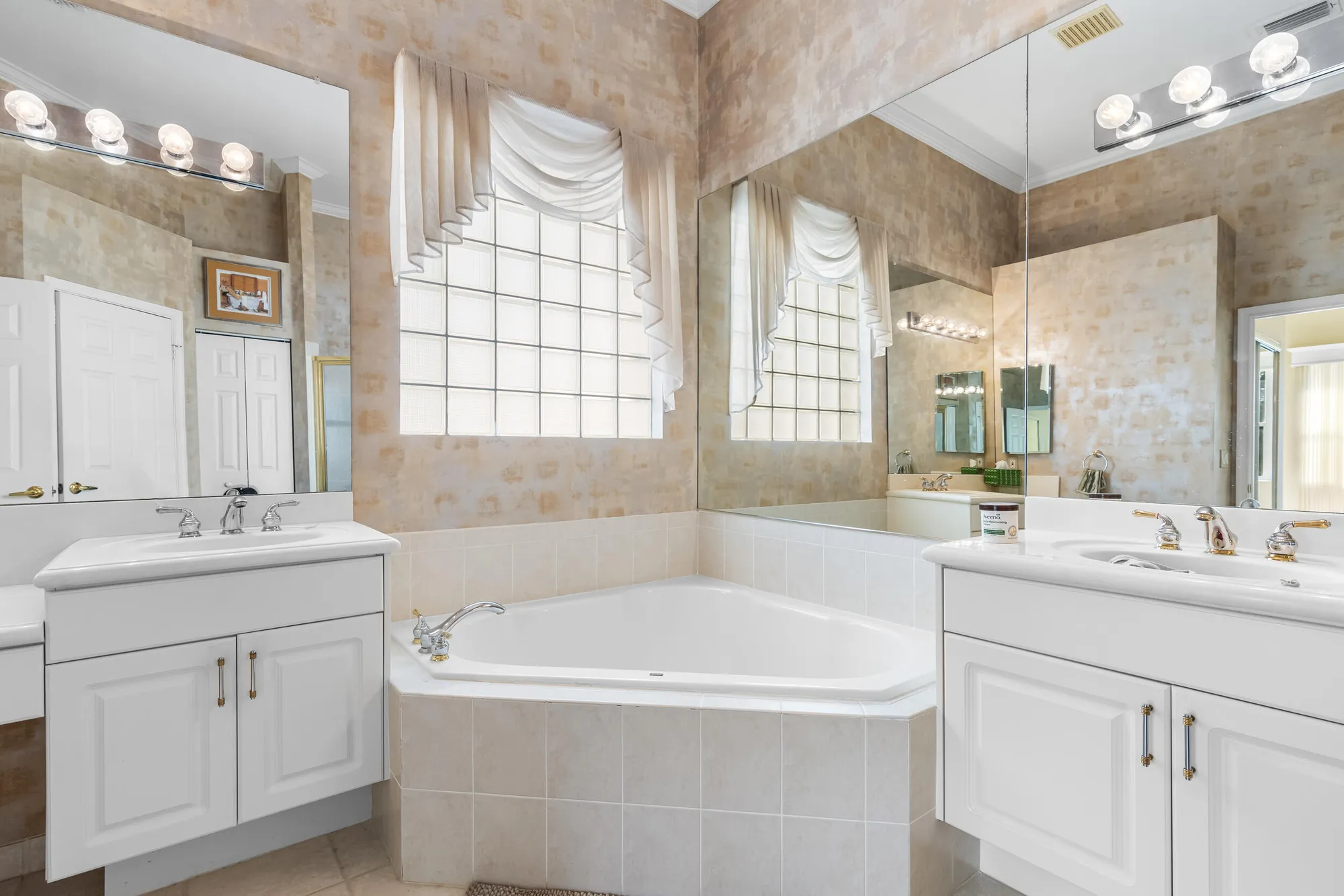 Property Slideshow image 26 of 50 | 7267 demedici cir, Delray Beach, FL, 33446