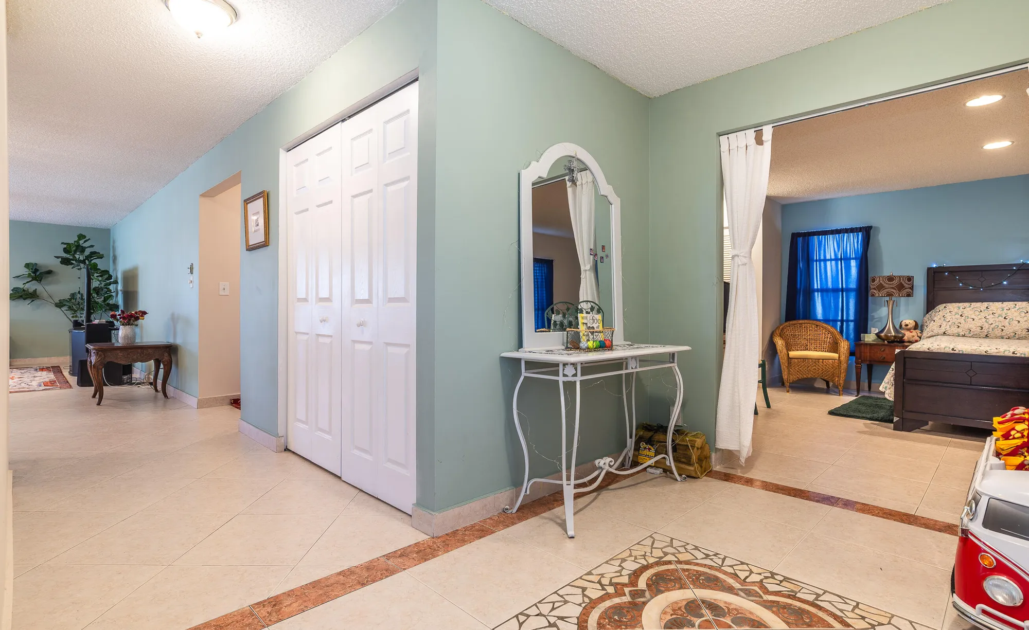 Property Slideshow image 8 of 33 | 7076 pine manor dr, Lake Worth, FL, 33467