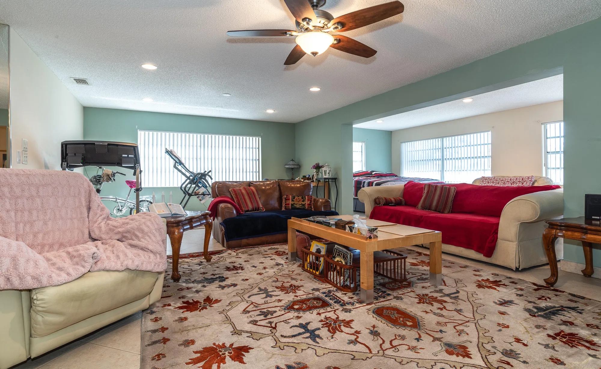 Property Slideshow image 12 of 33 | 7076 pine manor dr, Lake Worth, FL, 33467