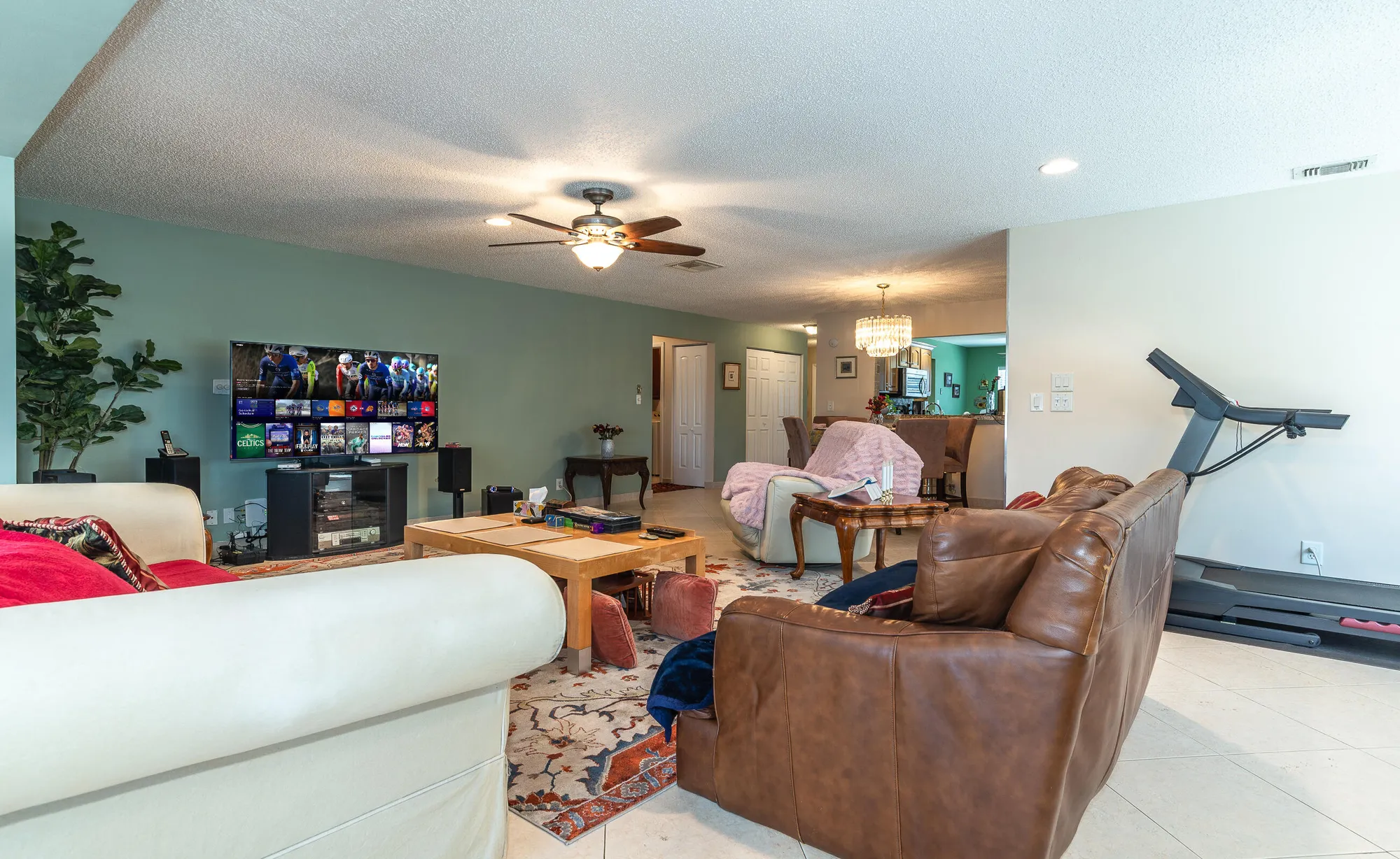 Property Slideshow image 14 of 33 | 7076 pine manor dr, Lake Worth, FL, 33467