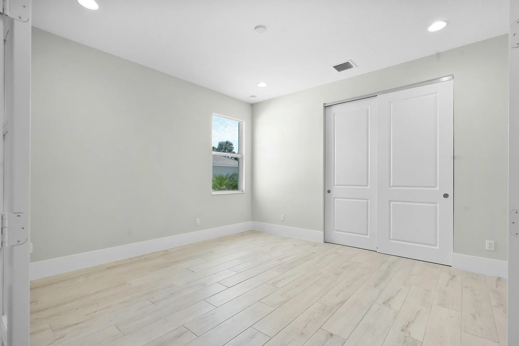 Property Slideshow image 26 of 42 | 2151 falls cir, Vero Beach, FL, 32967