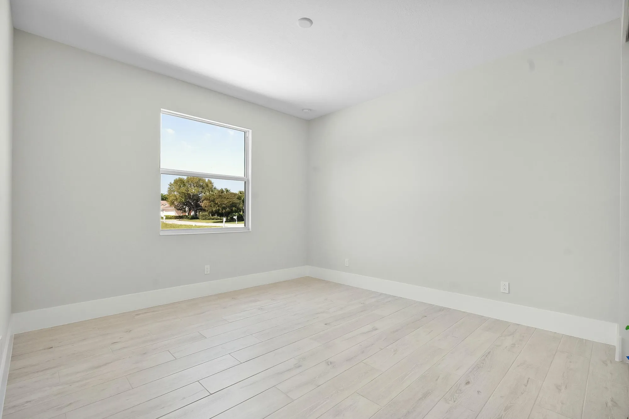 Property Slideshow image 28 of 42 | 2151 falls cir, Vero Beach, FL, 32967